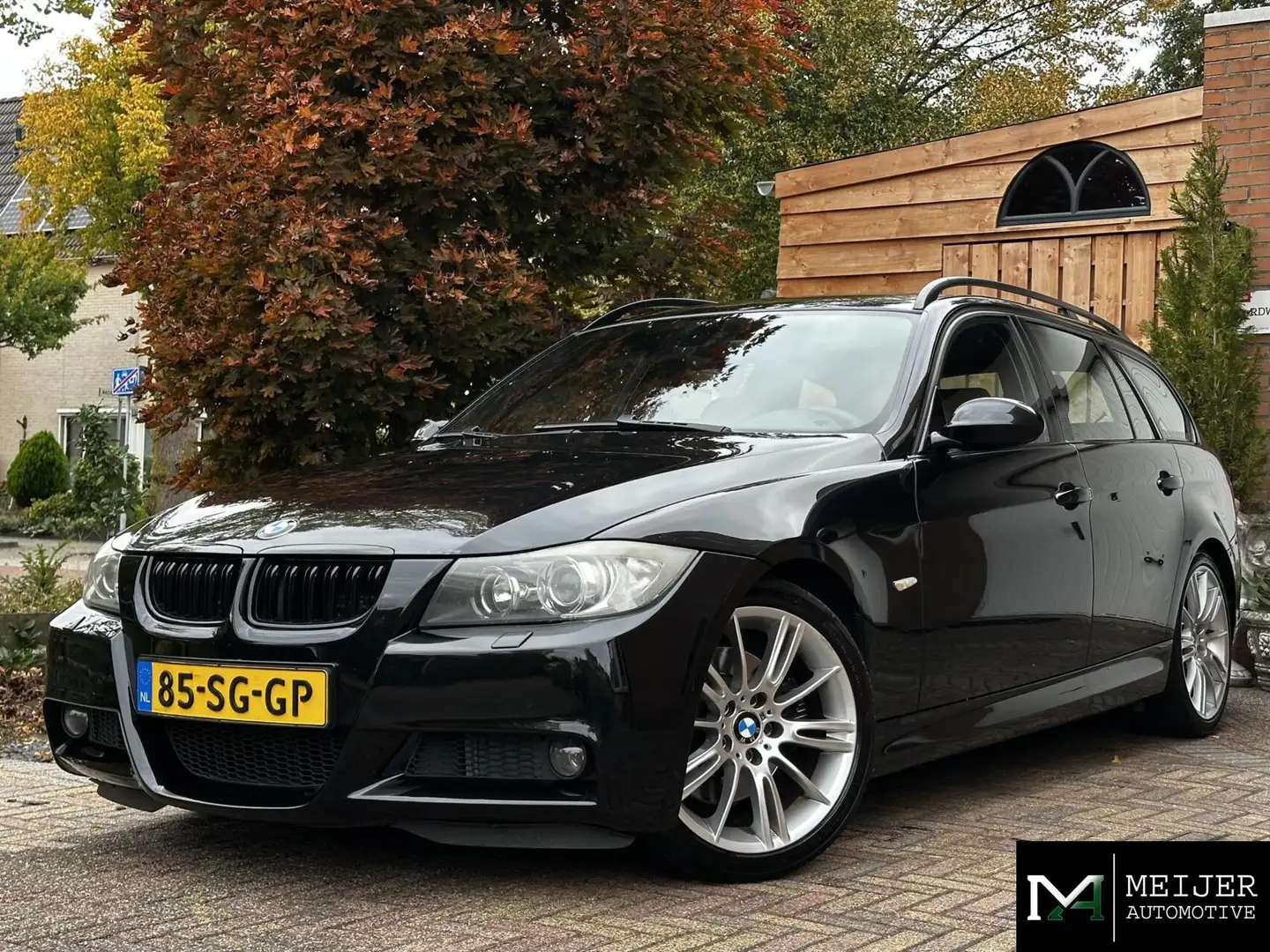 BMW 330 3-serie Touring 330i High Executive|M-Pakket|Aut|X Schwarz - 1