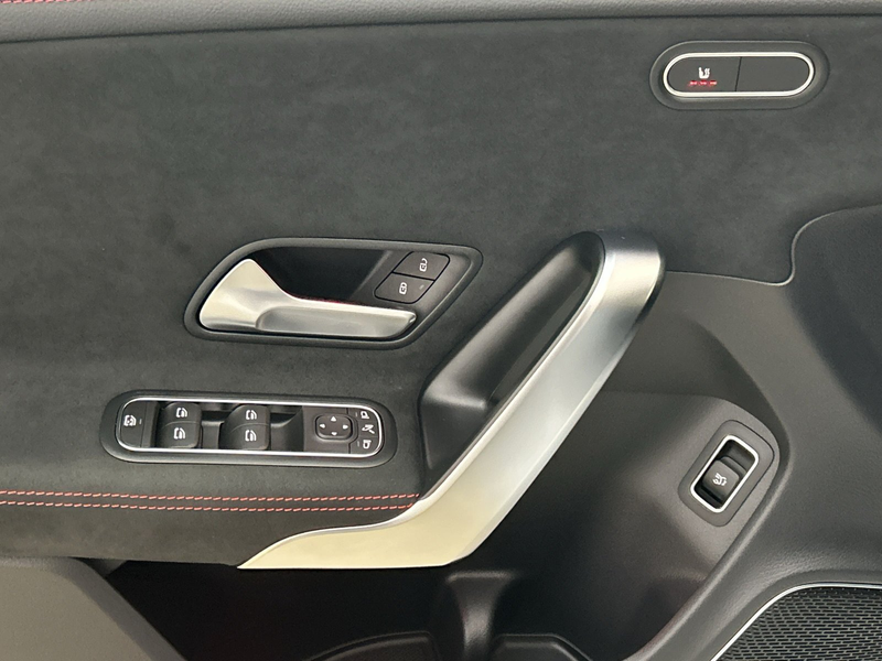 Mercedes-Benz CLA 200 Shooting Brake AMG Line,Lenkradheizung — photo 11