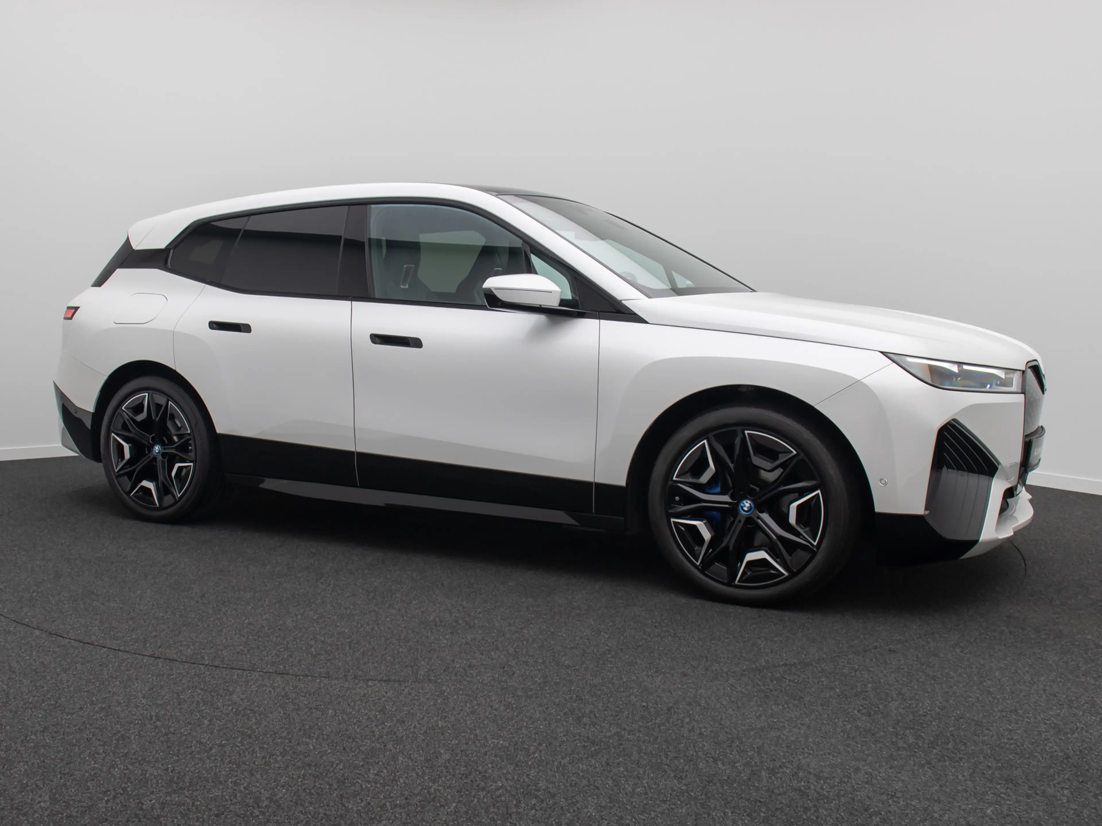 BMW iX Sport 360°SkyLounge DAB Laser H K 22Zoll — photo 4