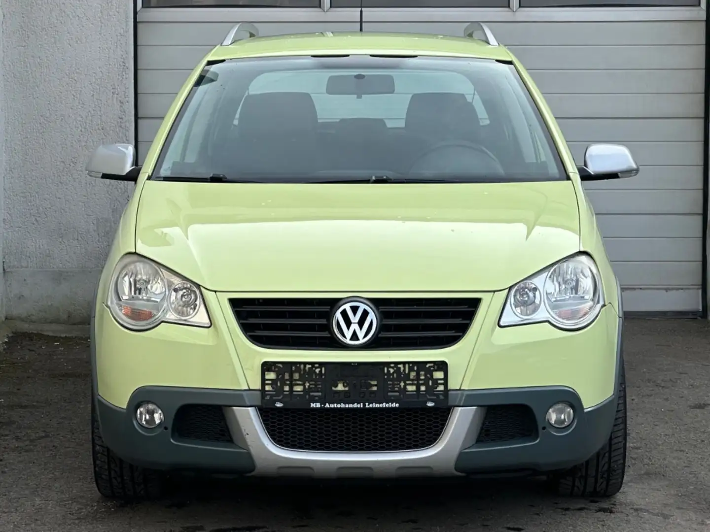Volkswagen Polo IV 1.4 CrossPolo*SHZ*ALU*ZV*1.HAND*TÜV NEU Sarı - 2