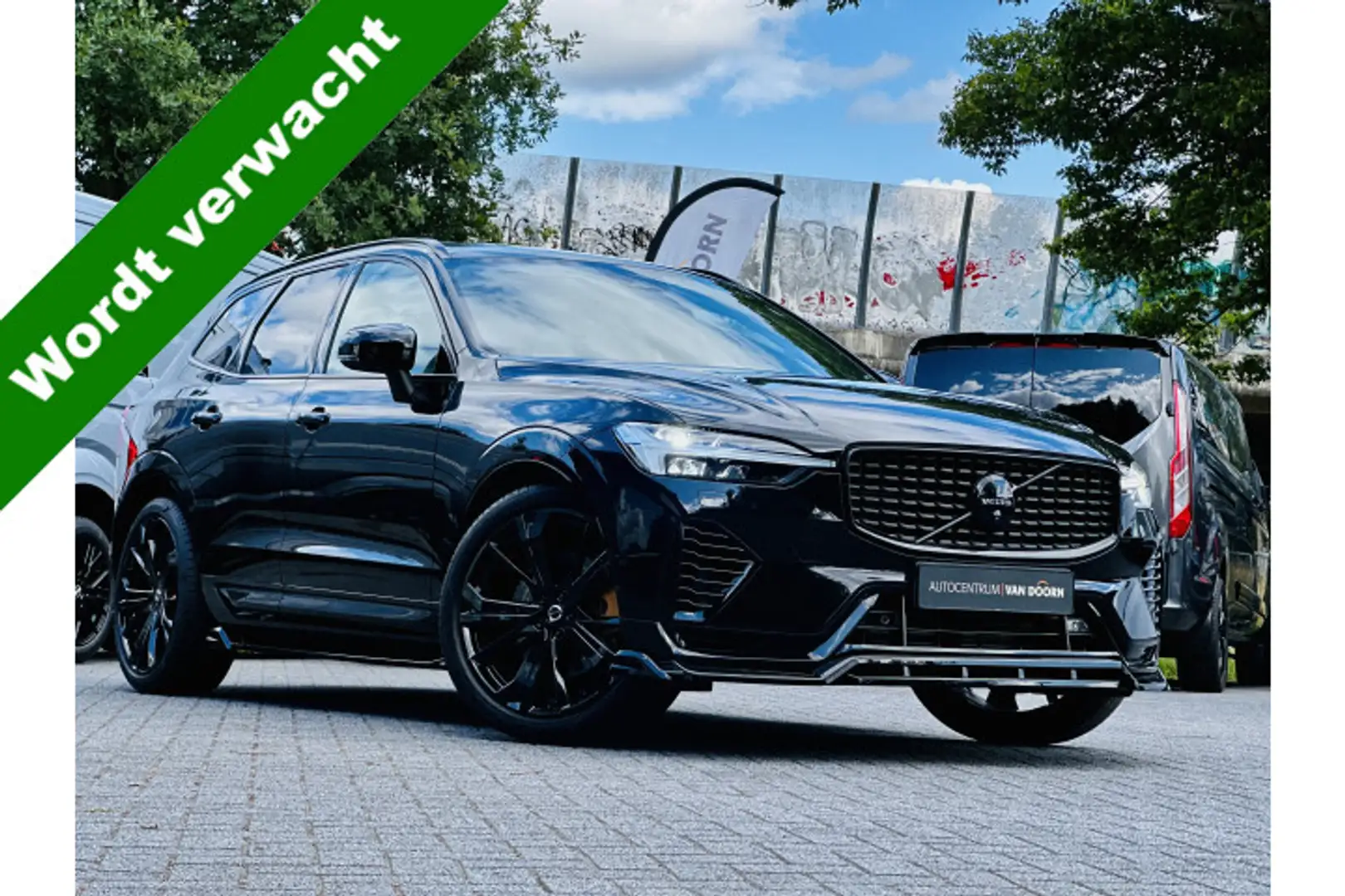 Volvo XC60 2.0 T8 hybrid AWD | Dark Label | Panodak | Luchtve Noir - 1