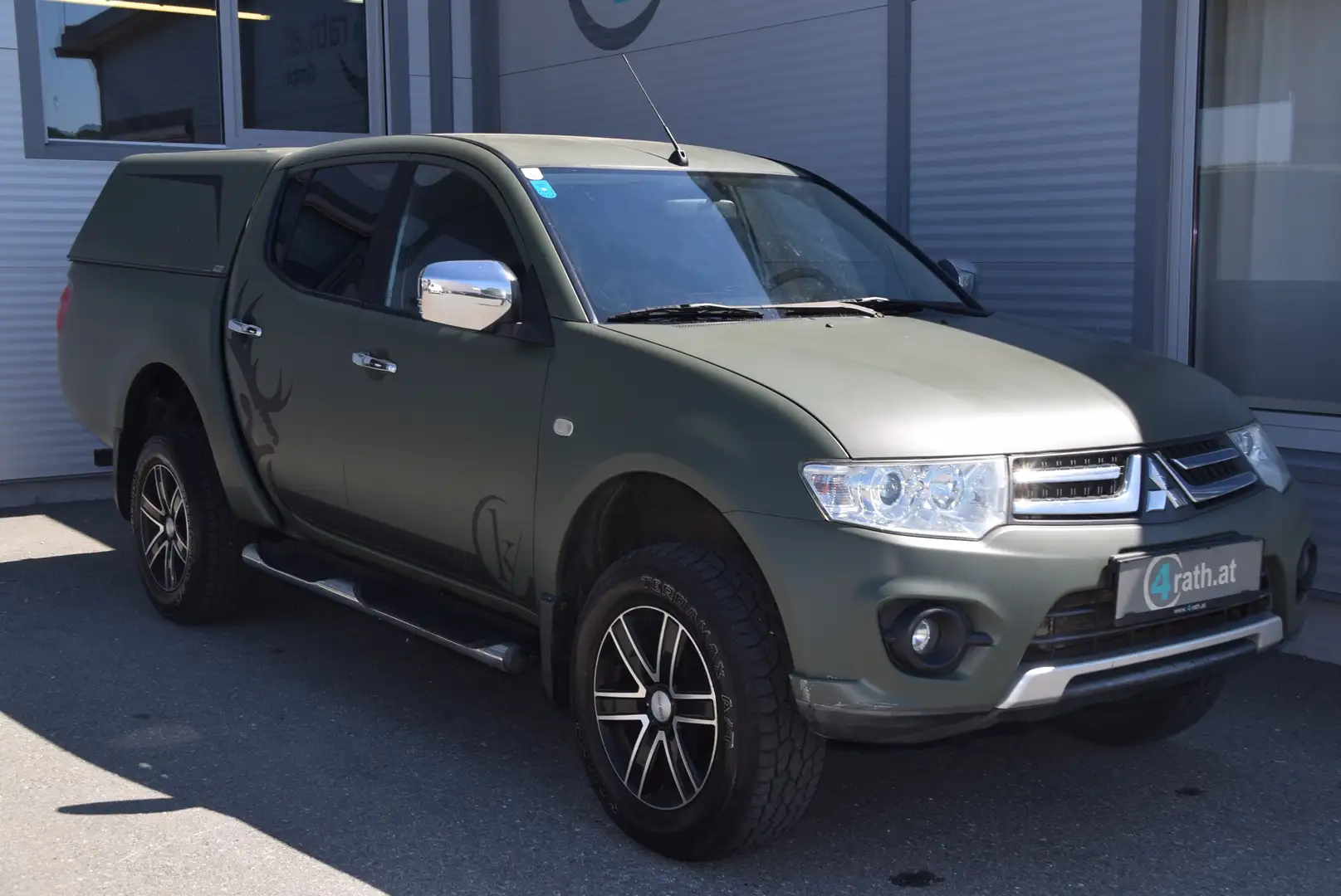 Mitsubishi L200 L 200 2,4 DI-D 4WD Doppelkabine AHK Grau - 2