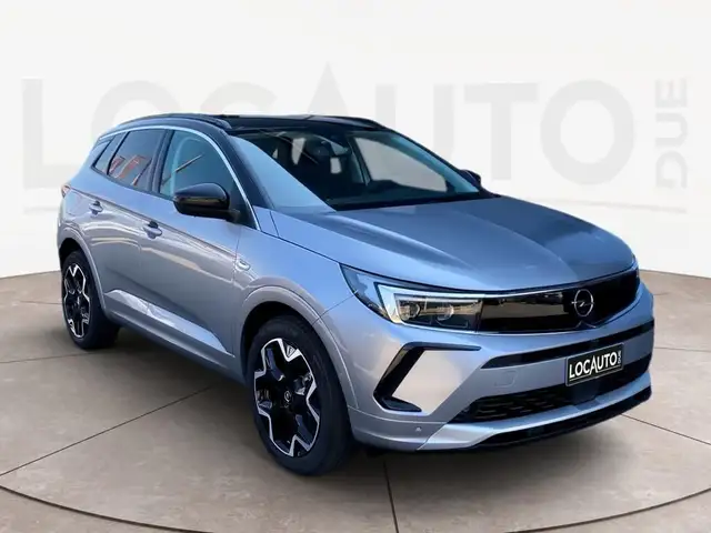 Opel Grandland view 3