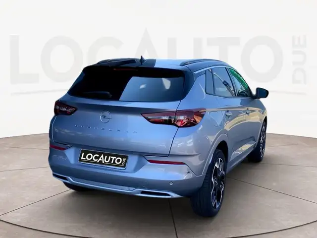 Opel Grandland view 4