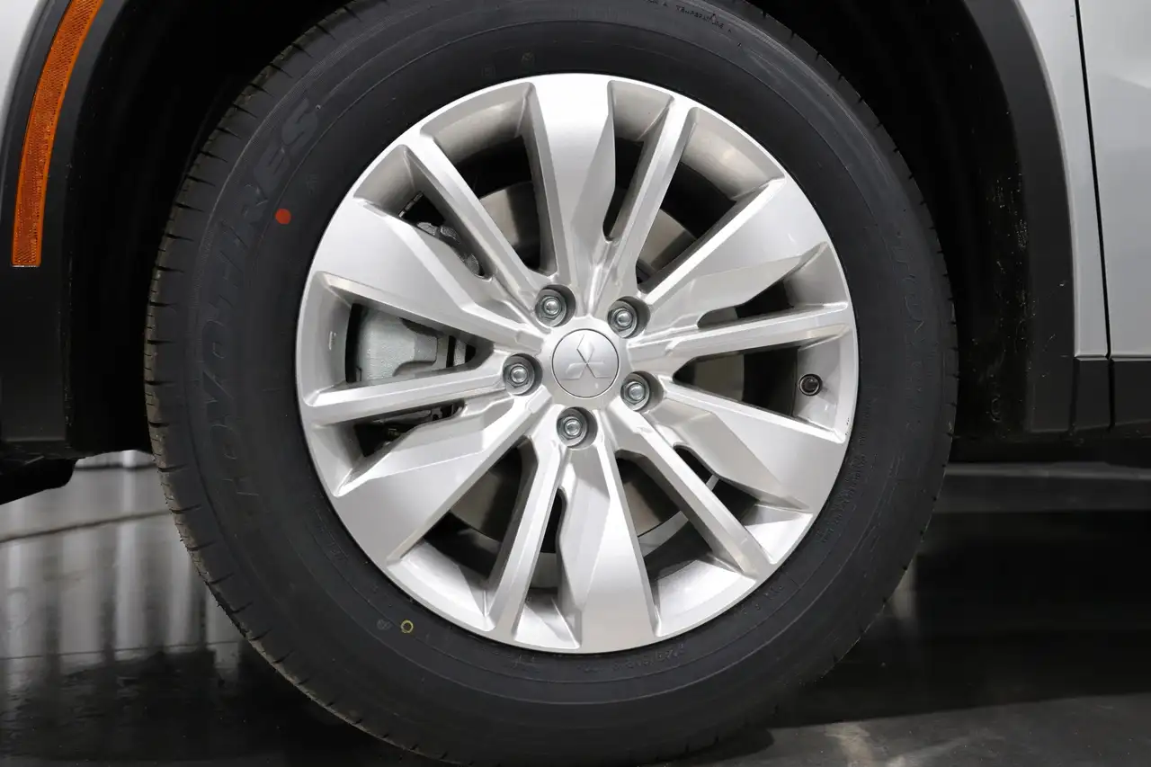 Mitsubishi Outlander fotografie Mitsubishi Outlander