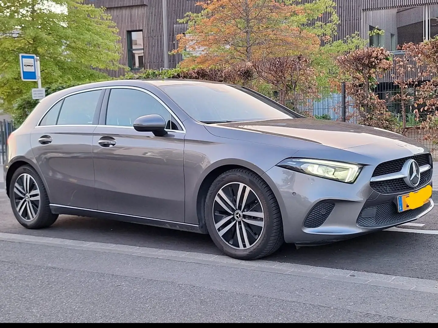 Mercedes-Benz A 180 A 180 d 8G-DCT Advanced Progressive Gris - 1
