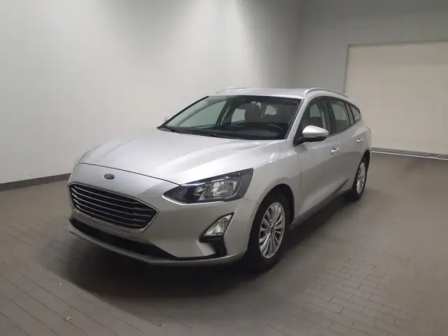 Ford Focus Turnier Titanium NAV LED APPLINK TEMP PDC AC LHZ