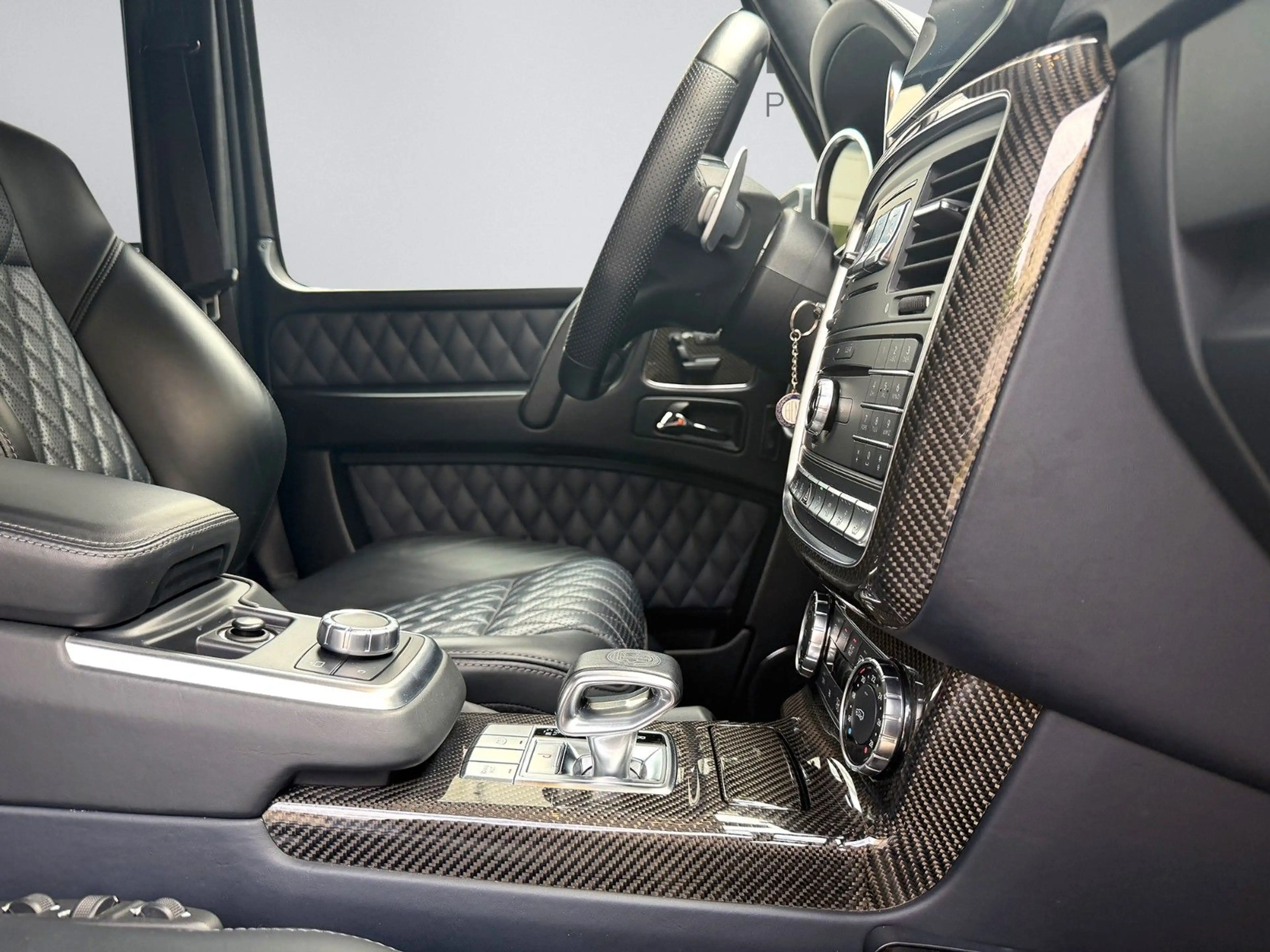 Mercedes-Benz G 63 AMG Full Carbon Standheizung SHZ/SK Carplay — photo 23
