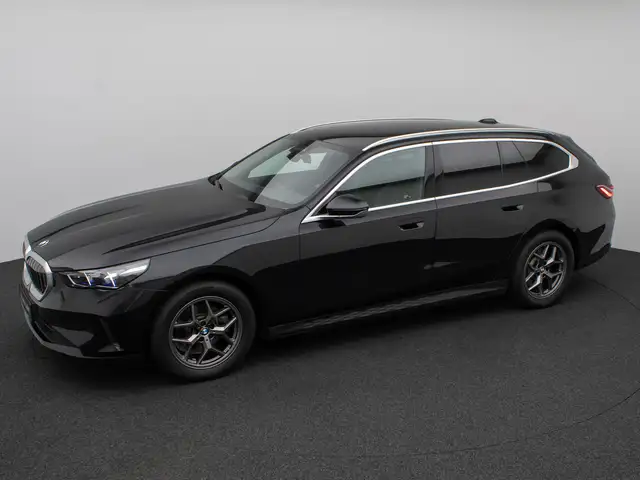 BMW 5 Series view 12