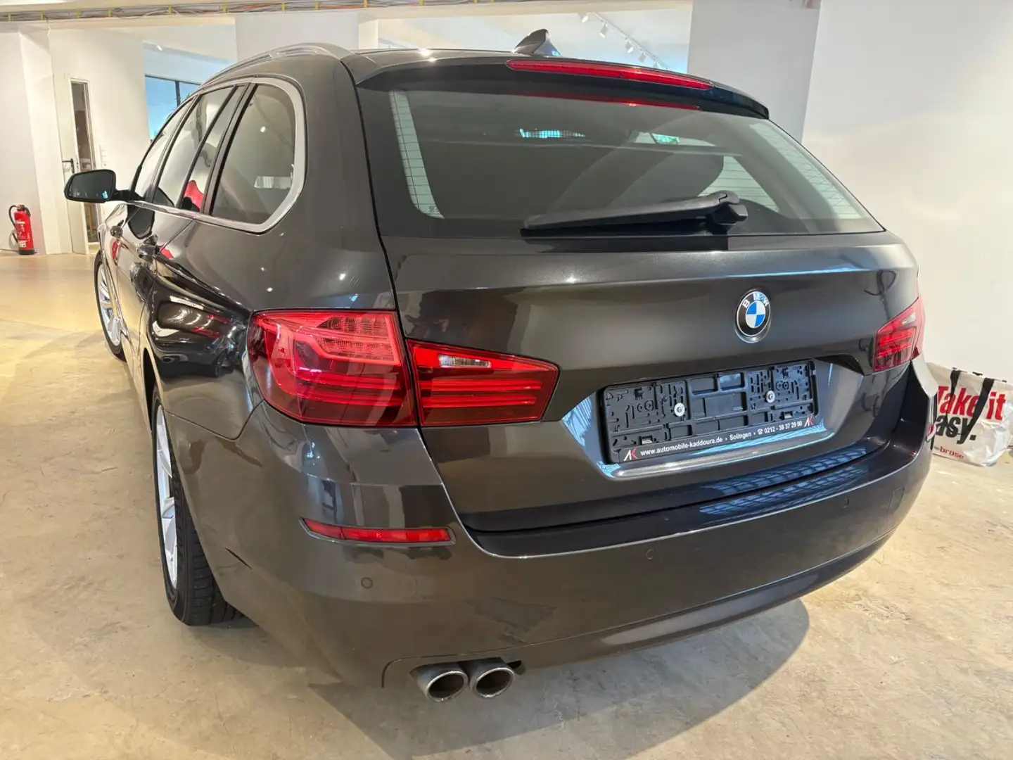 BMW 525 d Touring Leder Navi Xenon Grau - 2