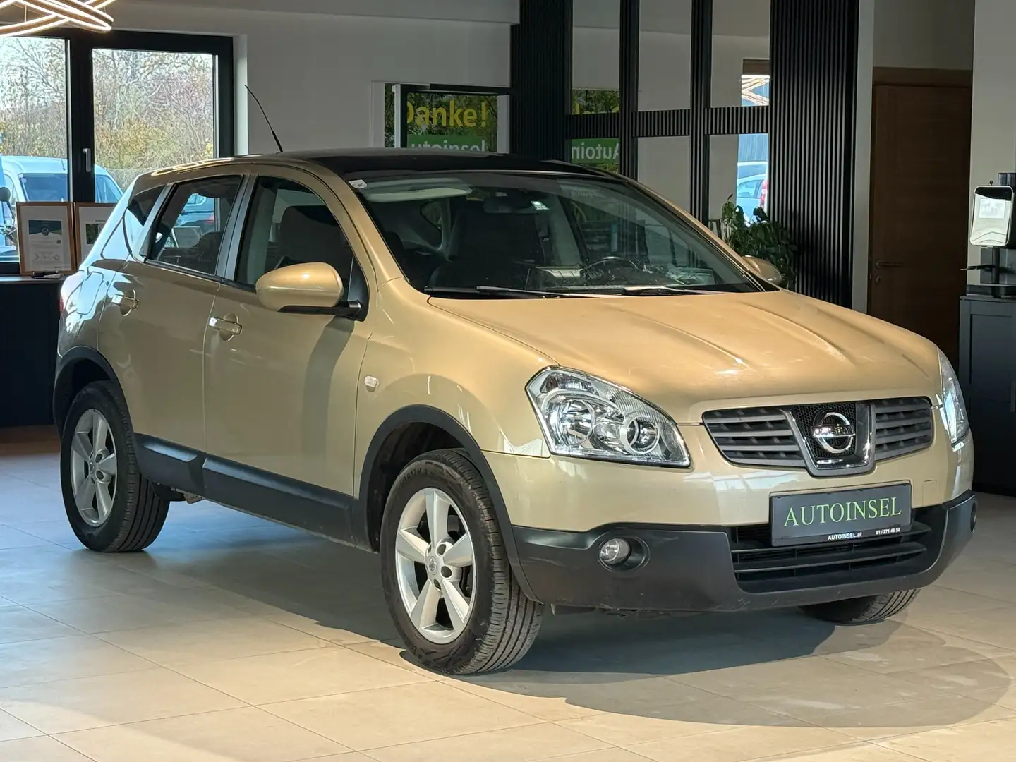 Nissan Qashqai Acenta 4X4 Panorama+AHK+Navi+Kamera Beige - 2