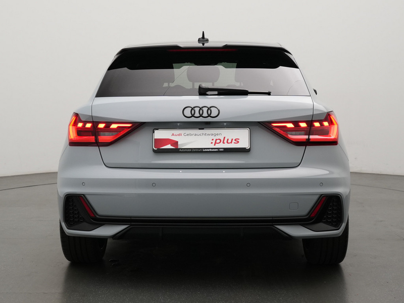 Audi A1 S line VIRT NAVI SHZ KAM LED PDC — photo 4