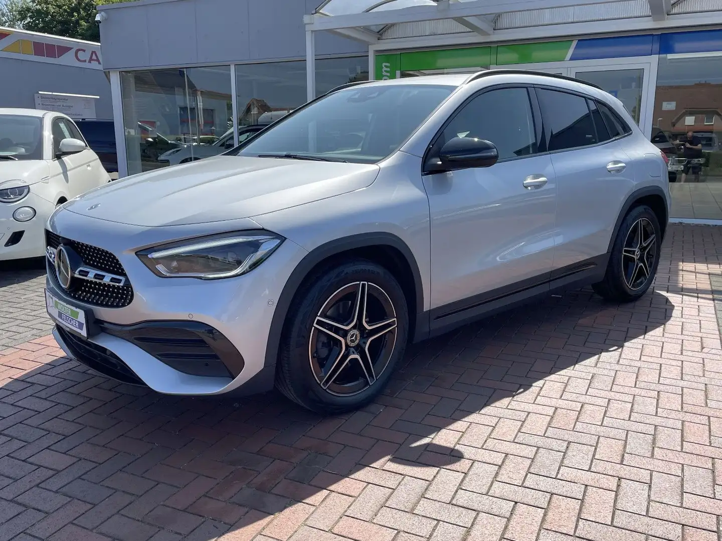 Mercedes-Benz GLA 200 d AMG *AHK*Night*Distronic*Multibeam* Zilver - 2