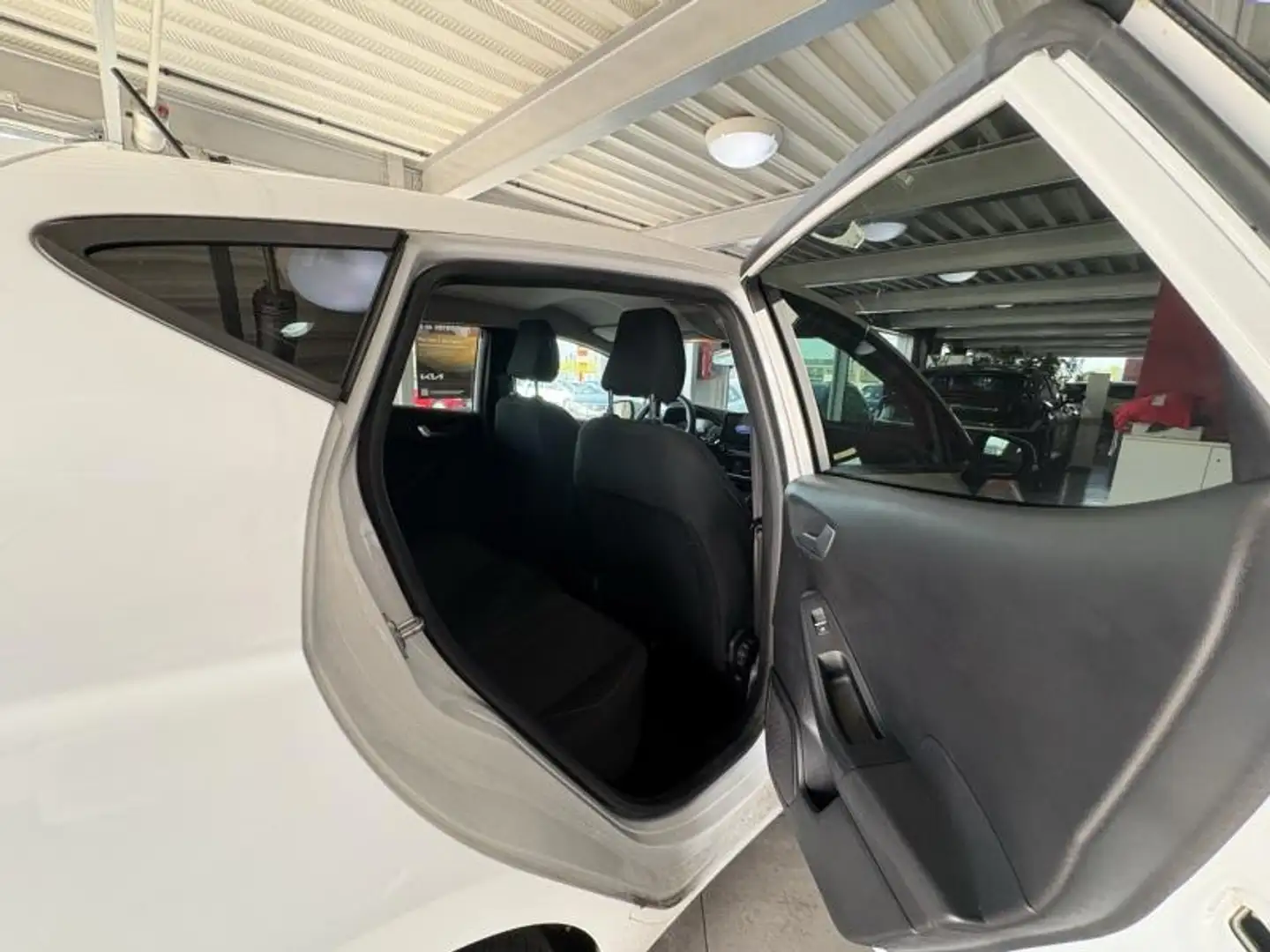 Ford Fiesta 1.1 75ch 5p Blanc - 2