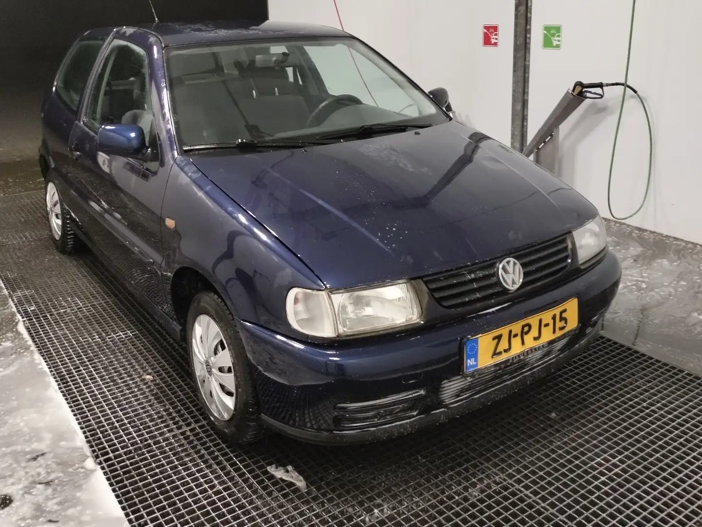 Volkswagen Polo 1.6 Blauw - 1