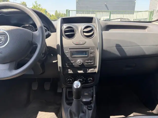 Dacia Duster view 11