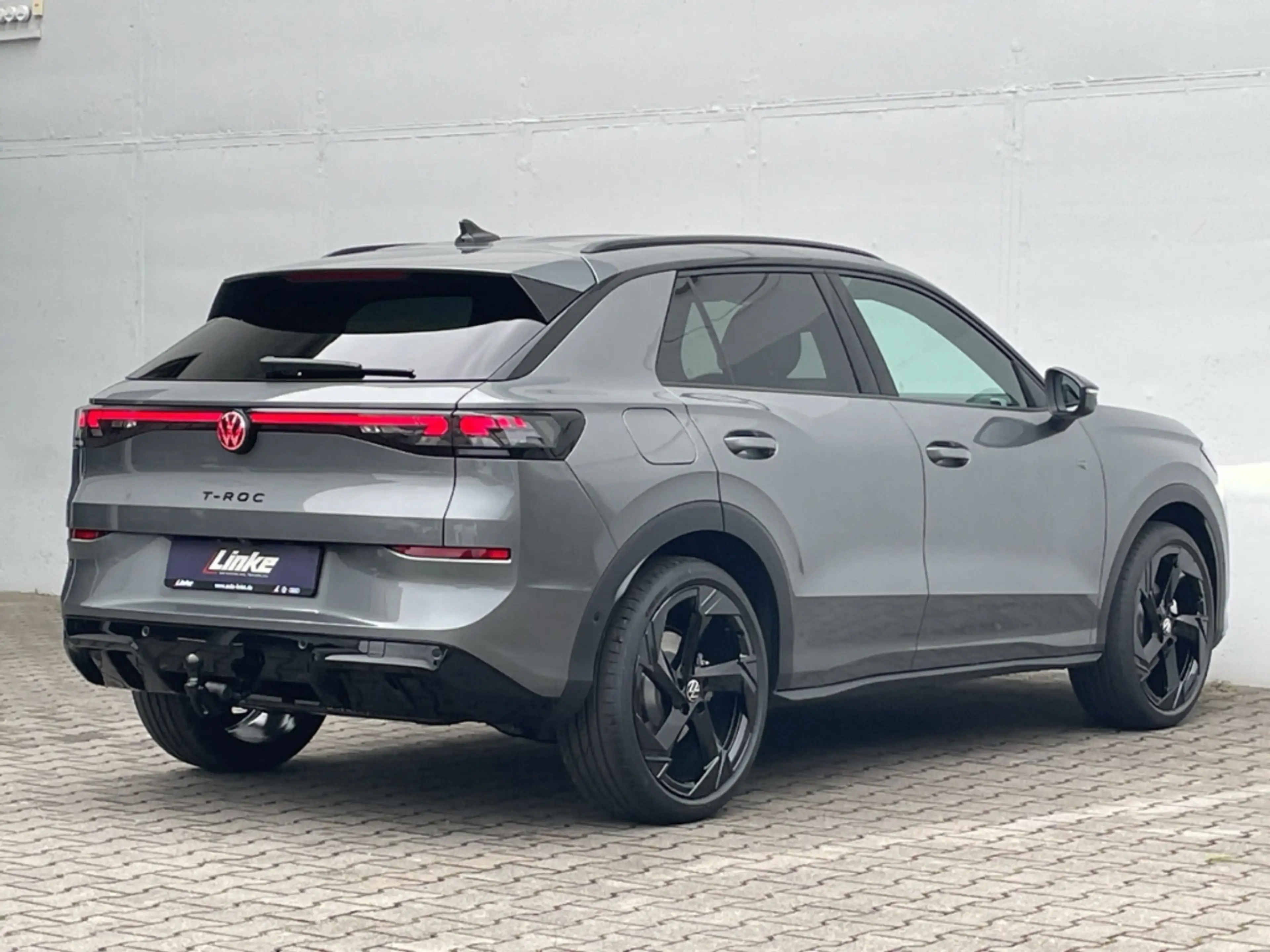 Volkswagen T-Roc R-Line 1.5 eTSI DSG AHK/Kamera/App-Connect/LED Plu — photo 7