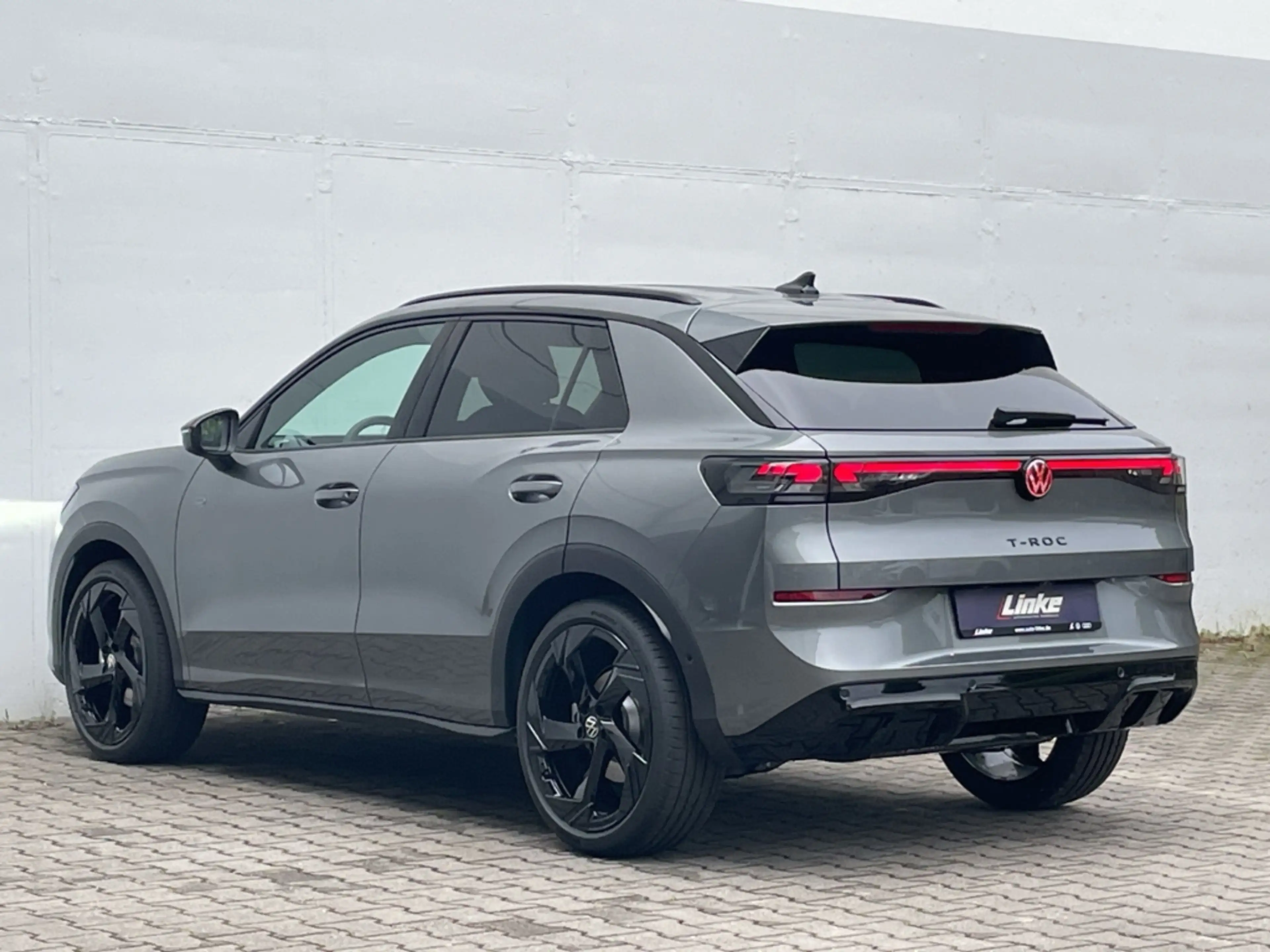 Volkswagen T-Roc R-Line 1.5 eTSI DSG AHK/Kamera/App-Connect/LED Plu — photo 6