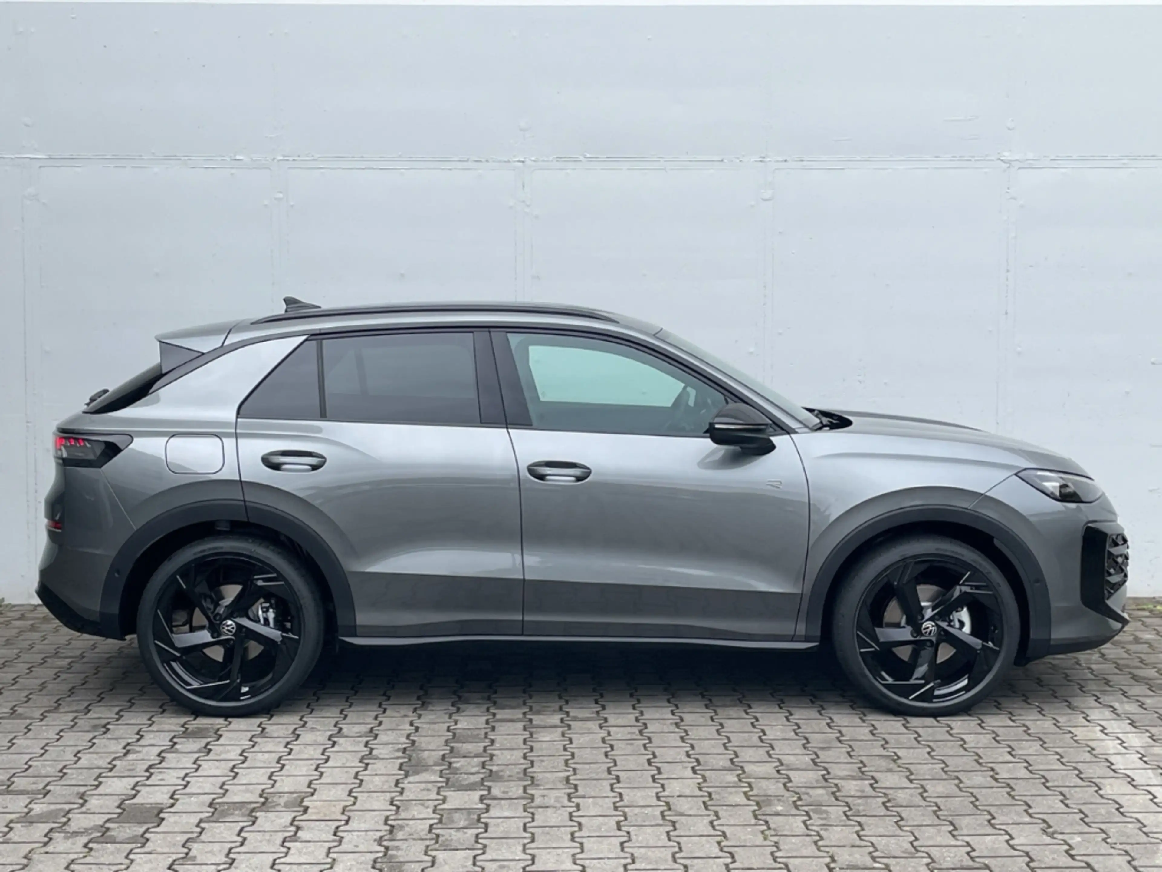 Volkswagen T-Roc R-Line 1.5 eTSI DSG AHK/Kamera/App-Connect/LED Plu — photo 5