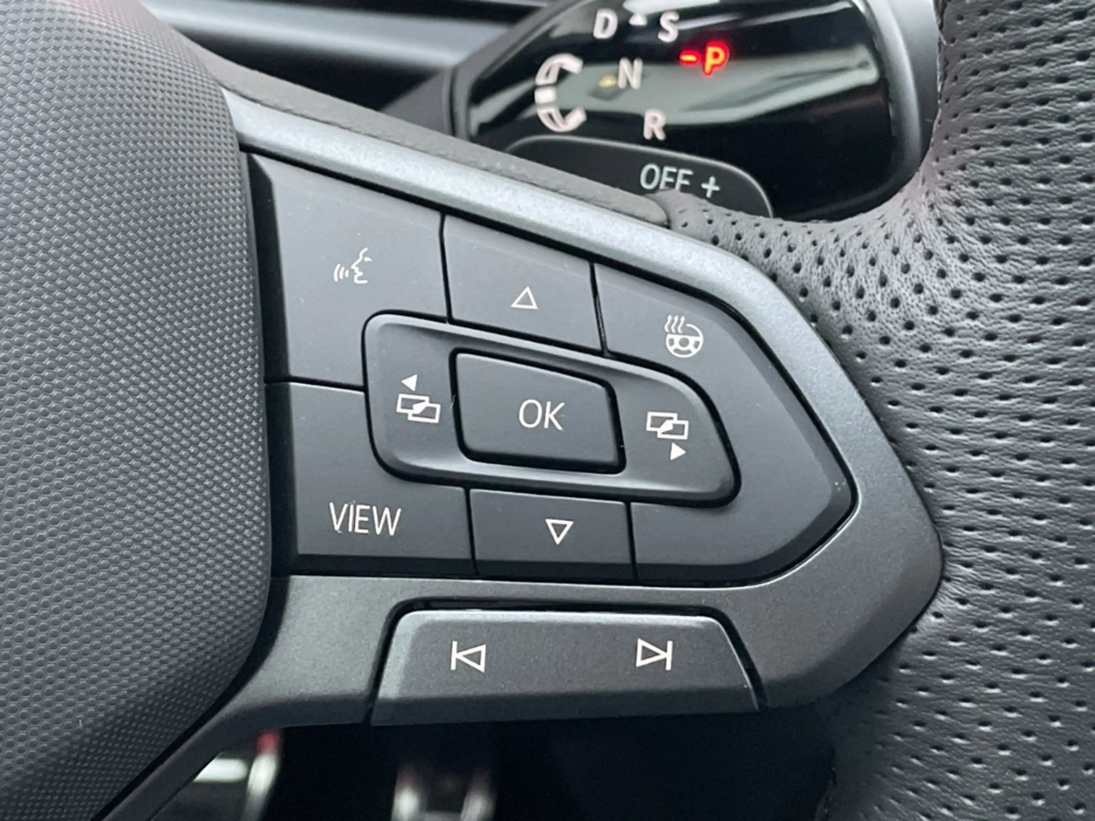 Volkswagen T-Roc R-Line 1.5 eTSI DSG AHK/Kamera/App-Connect/LED Plu — photo 14