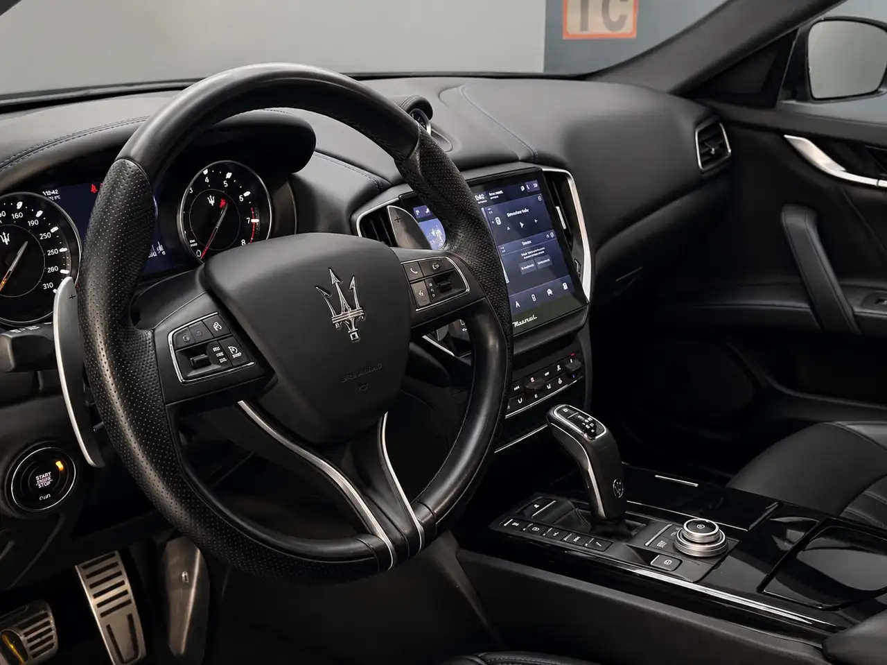 Maserati Ghibli 2021 — фото 10