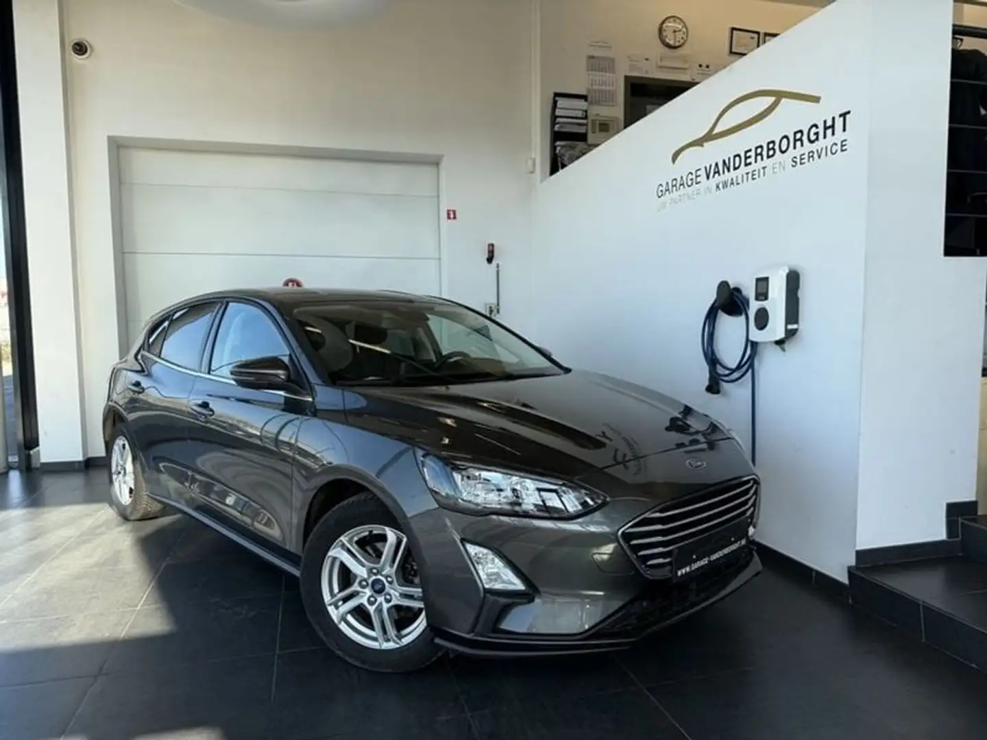 Ford Focus FORD FOCUS  BENZINE  AUTOMAAT SLECHTS 20000KM Grigio - 1