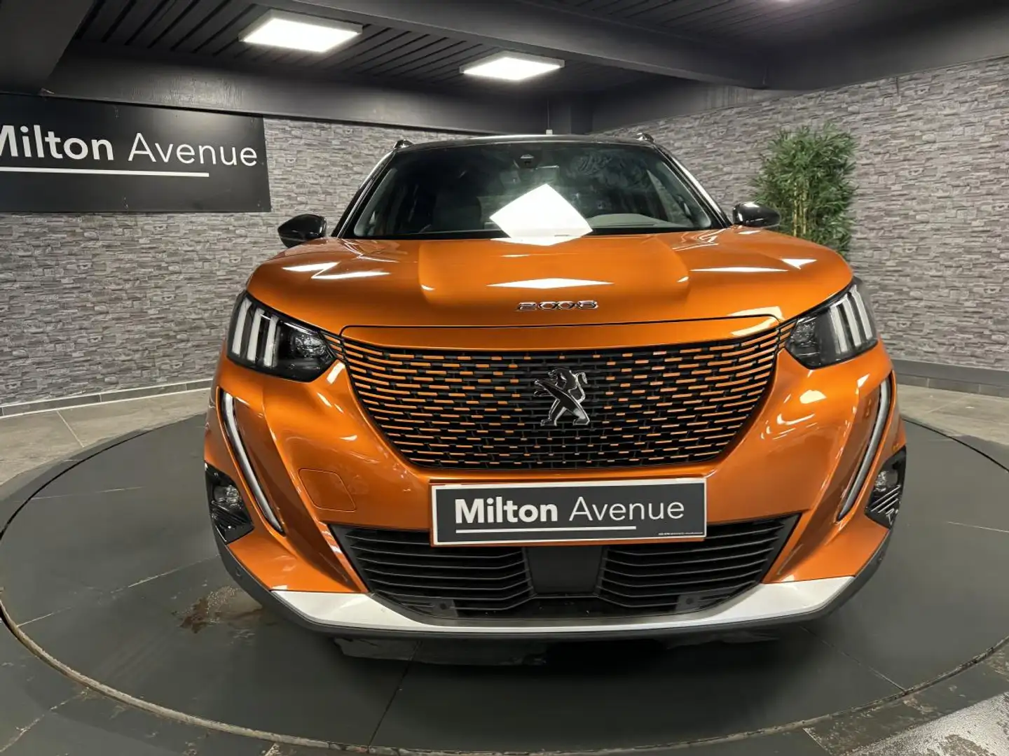 Peugeot 2008 e-2008 - 136  GT Line Orange - 2