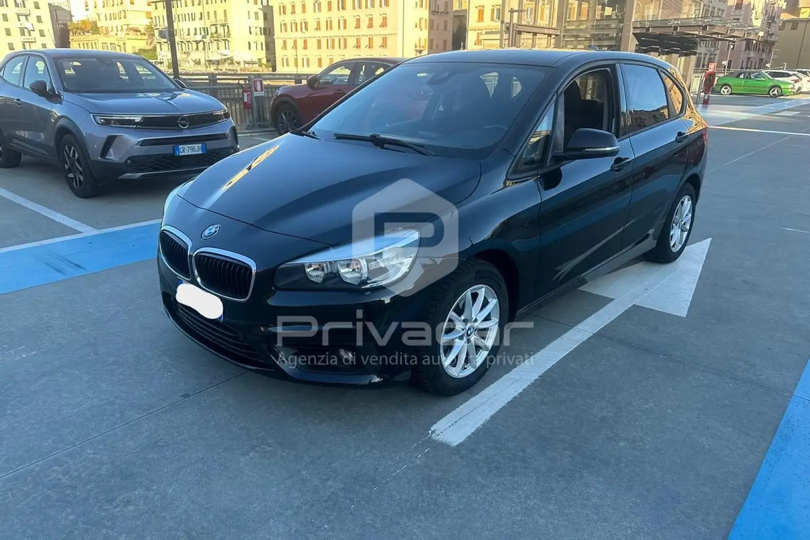 BMW 216 216d Active Tourer Luxury Schwarz - 1