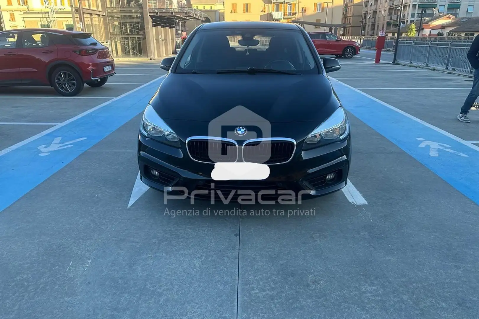 BMW 216 216d Active Tourer Luxury Schwarz - 2