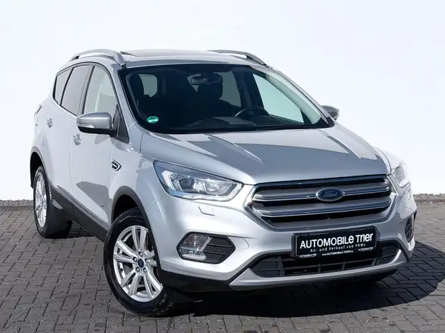 Ford Kuga view 3