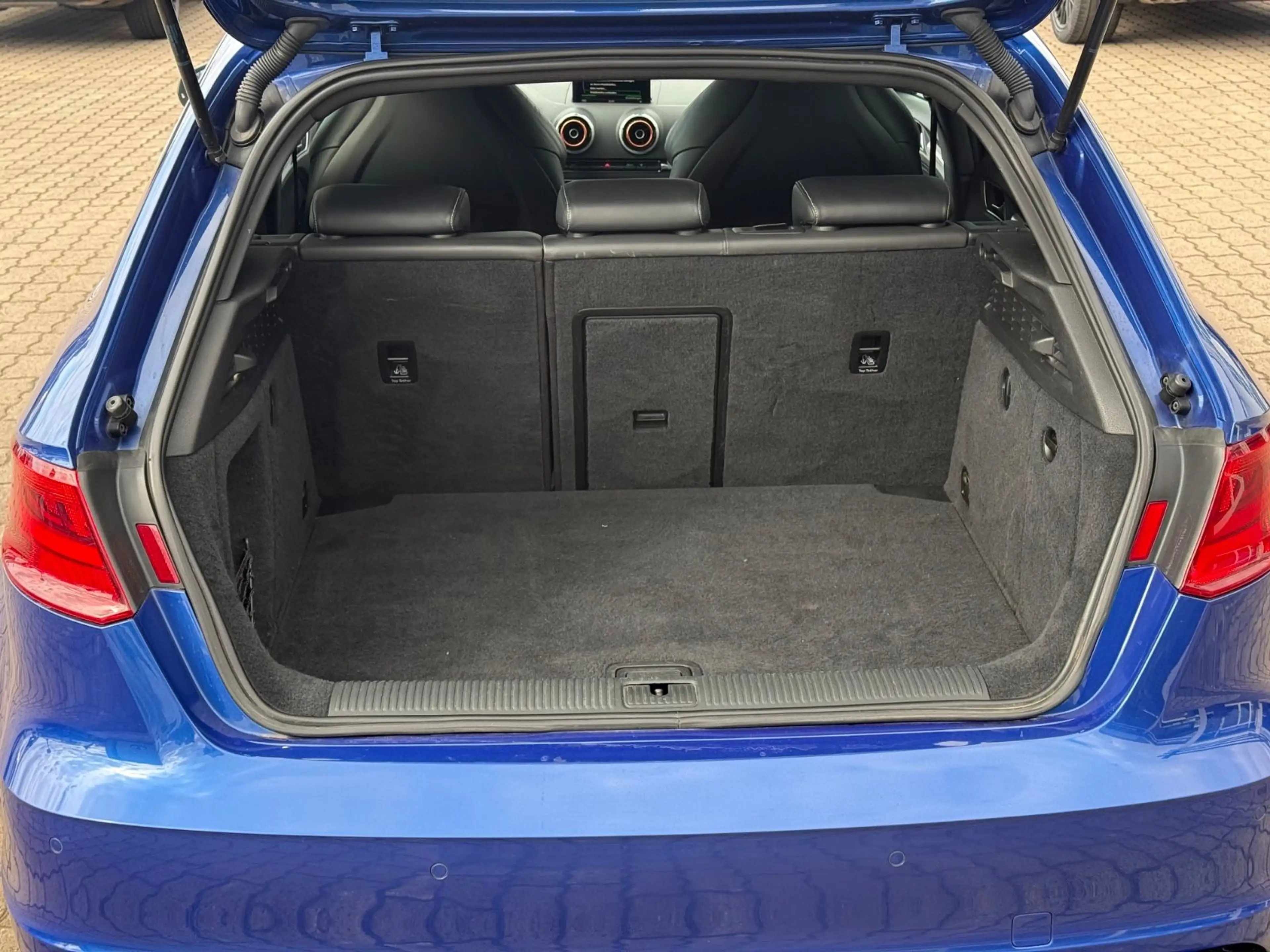 Audi S3 Sportback 2.0 TFSI quattro Bang&Olufsen LED — photo 12