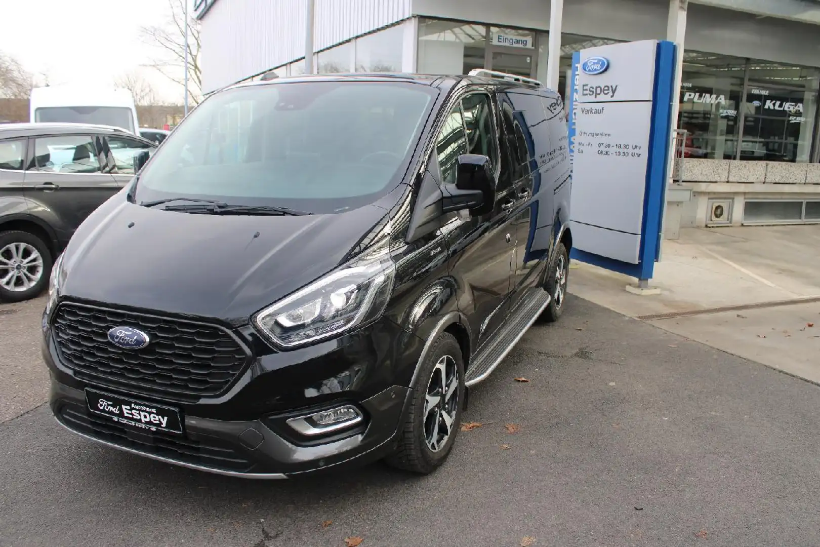 Ford Tourneo Custom 320 L1 Tourneo Active Noir - 2