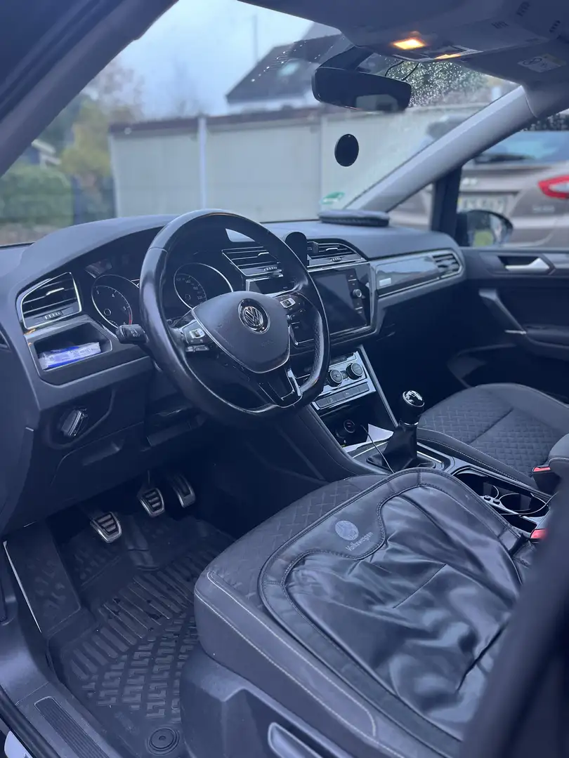 Volkswagen Touran 1.6 Join Schwarz - 2
