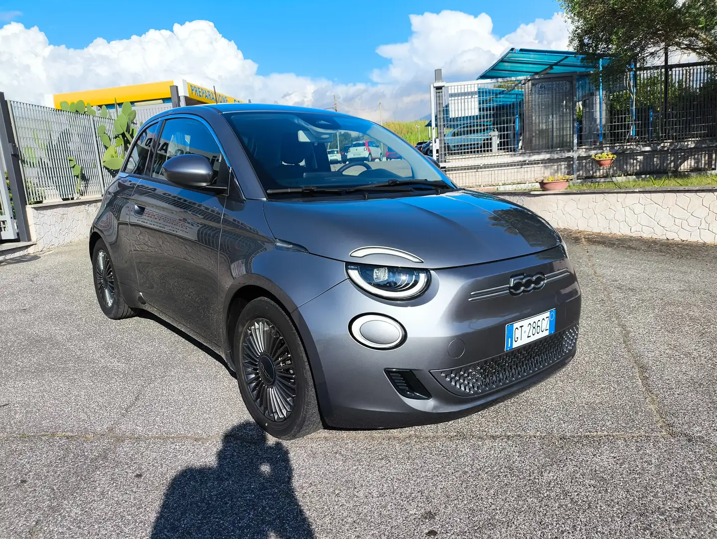 Fiat 500e 42 kWh Icon 18000KM PREZZO REALE FULL LED+PDC+FULL Šedá - 2