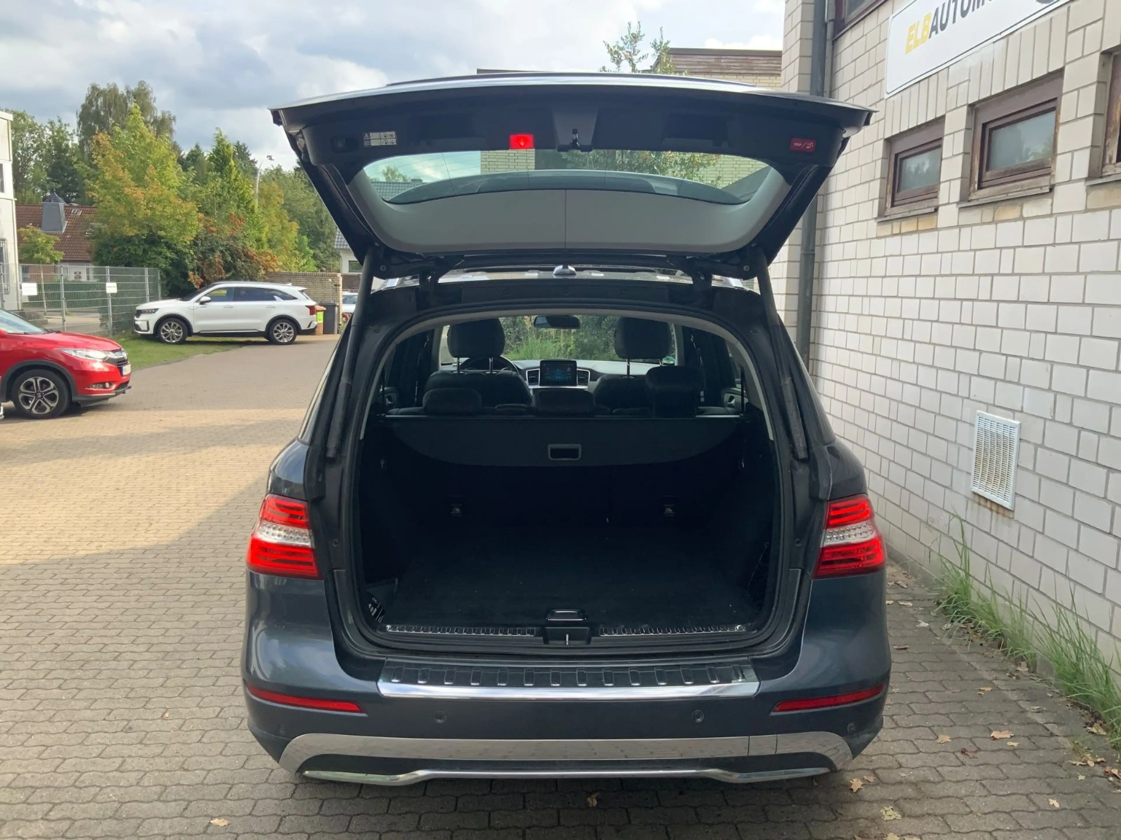 Mercedes-Benz ML 350 CDI BlueTec 4Matic Xen/AHK/SD/MB-Heft — photo 10