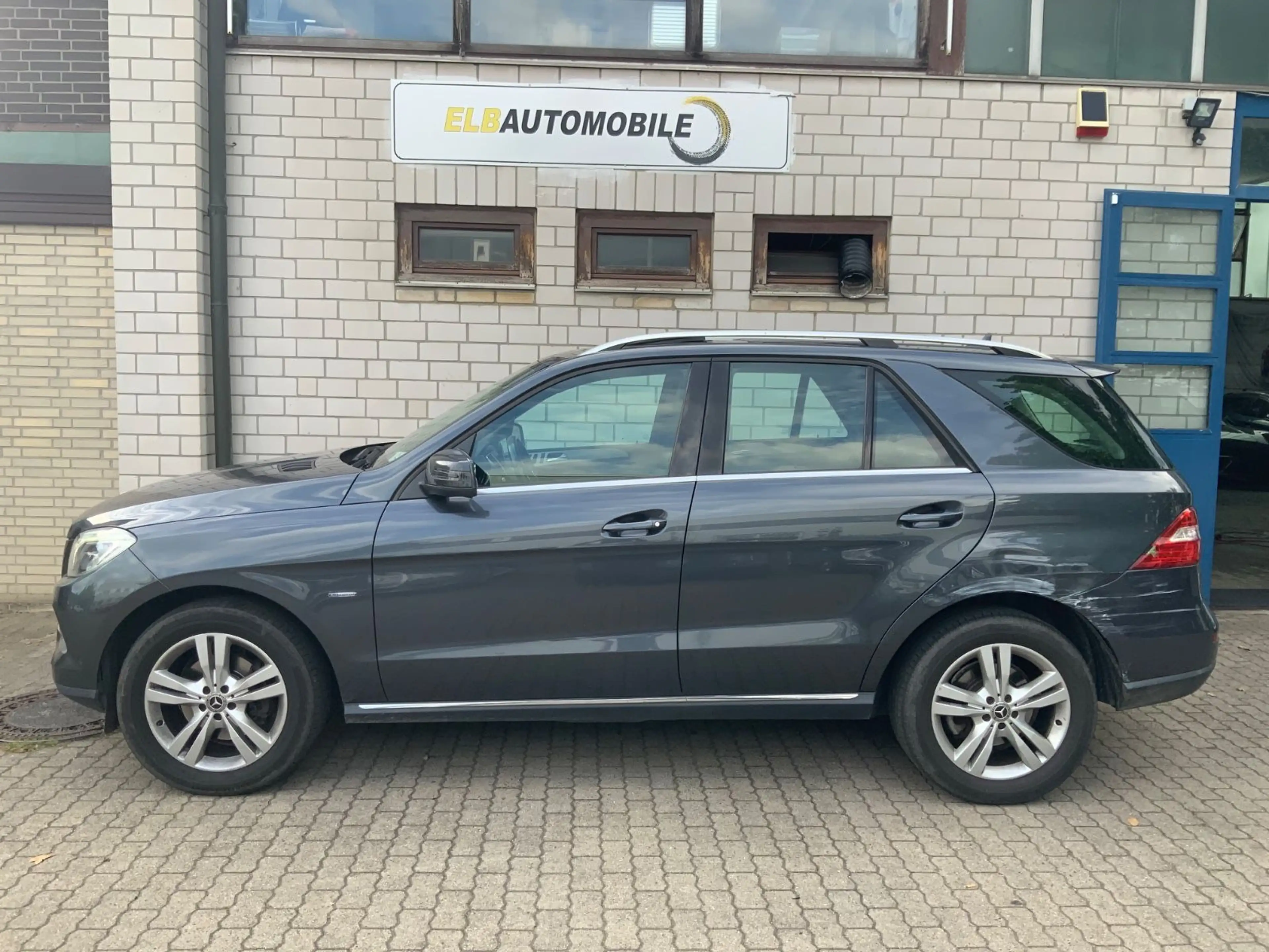 Mercedes-Benz ML 350 CDI BlueTec 4Matic Xen/AHK/SD/MB-Heft — photo 6
