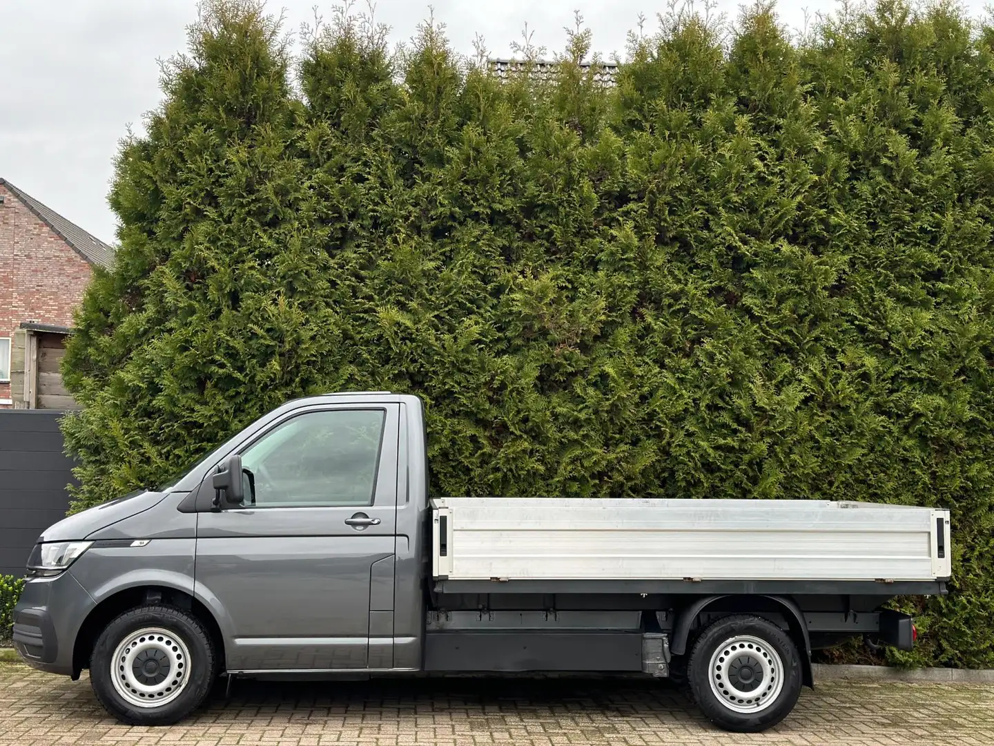 Volkswagen Transporter 2.0 TDI Open Laadbak Automaat Pick up Grijs - 2