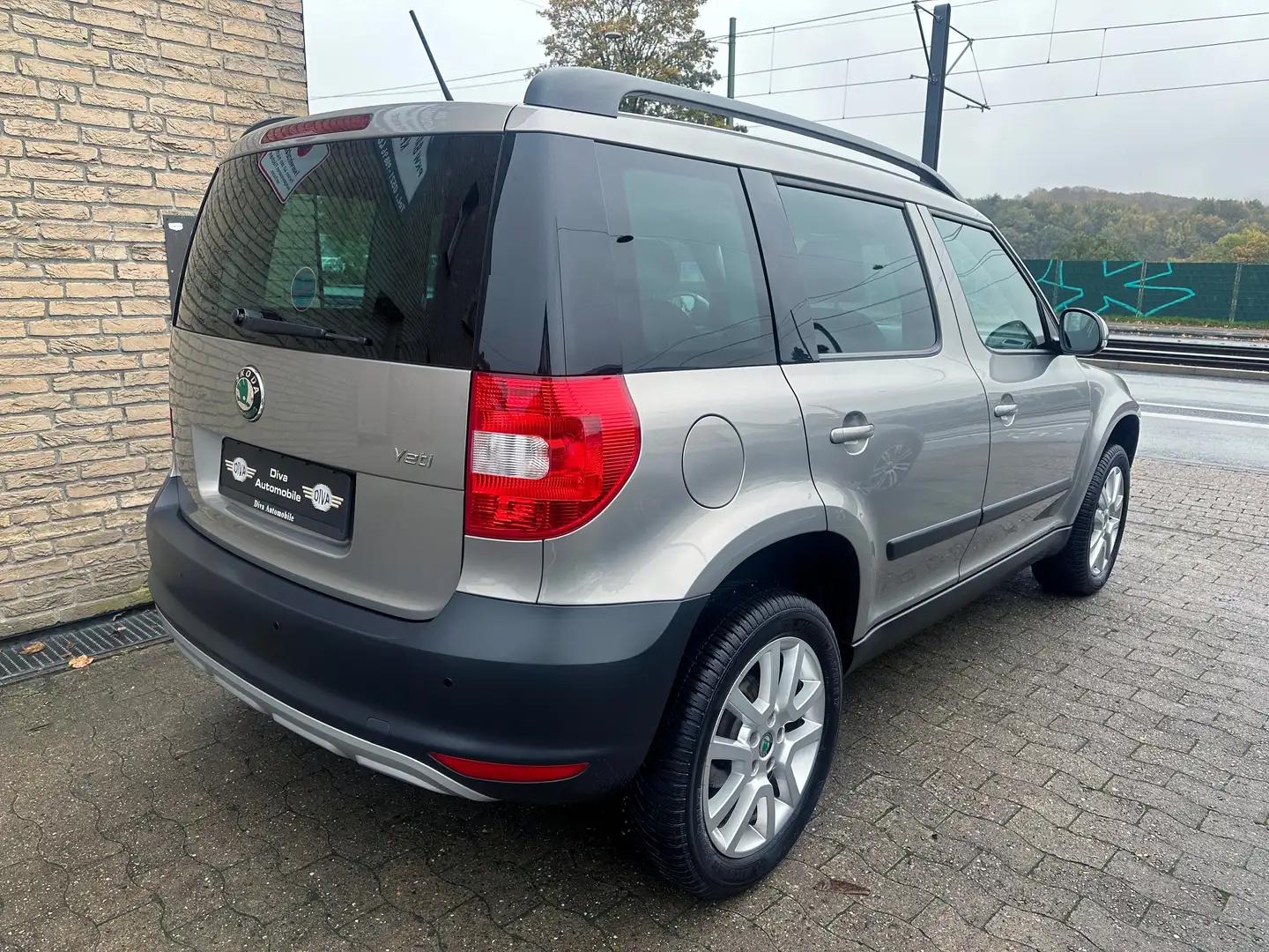 Skoda Yeti 1.2 TSI Ambition Plus Edition Automatik Beige - 2