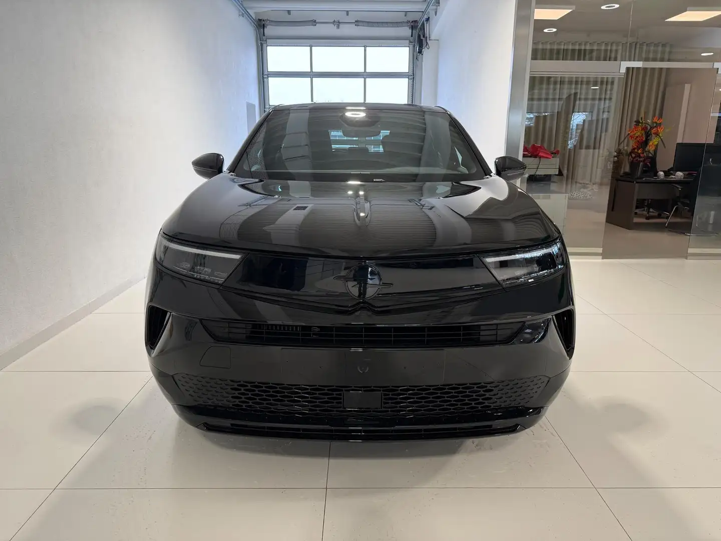 Opel Mokka GS 1.2 100 kW (136 PS) Winter-Paket, Lenkradhei... Schwarz - 2