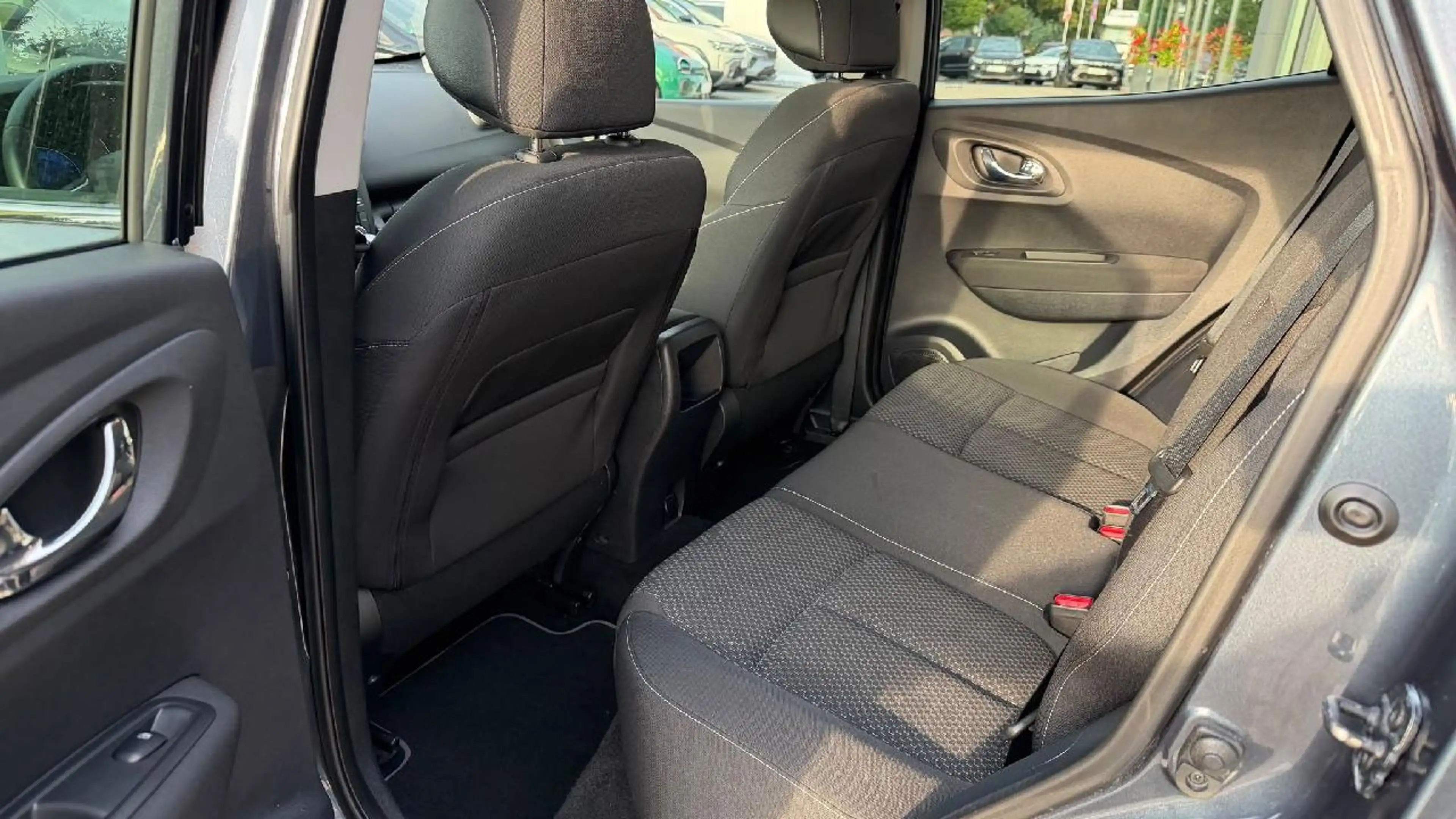 Renault Kadjar Experience TCe 130 EDC — photo 9