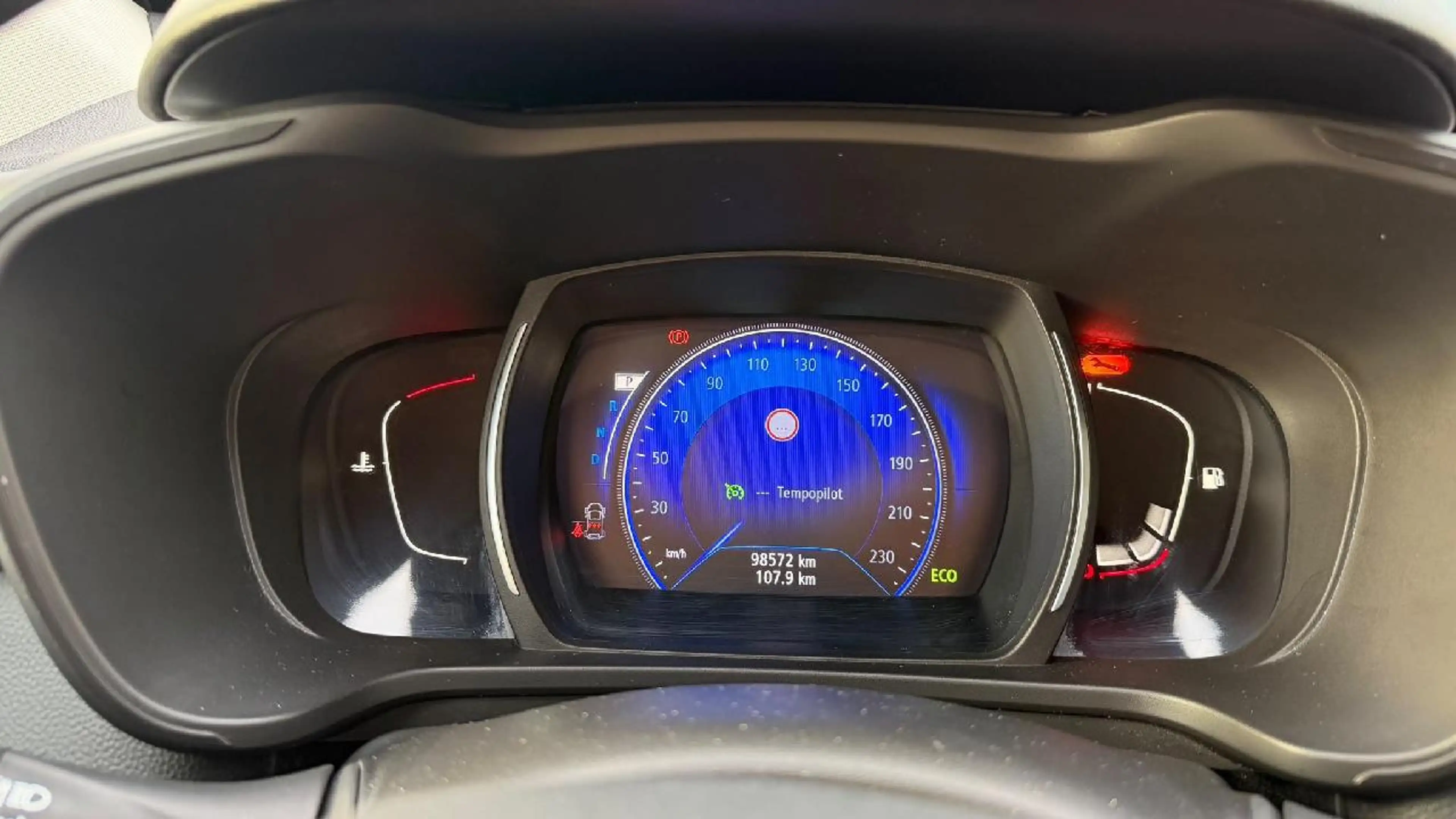 Renault Kadjar Experience TCe 130 EDC — photo 11