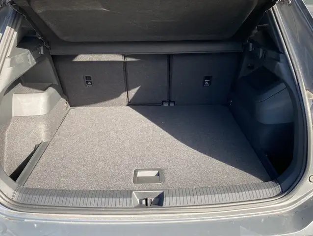 Volkswagen Tiguan view 14