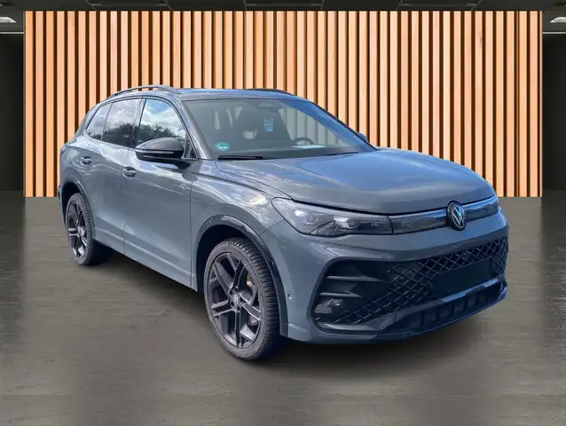 Volkswagen Tiguan view 5