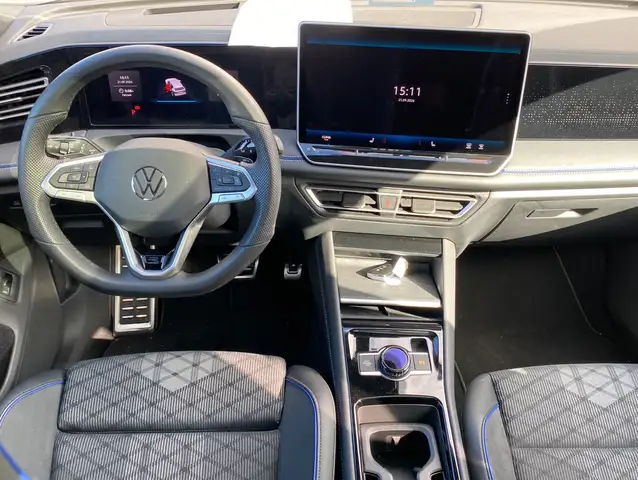 Volkswagen Tiguan view 12