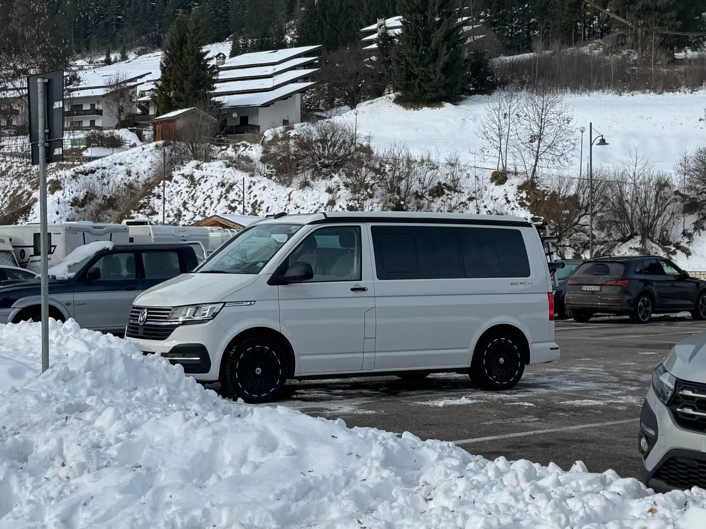 Volkswagen T6.1 California Beach Camper Alb - 1