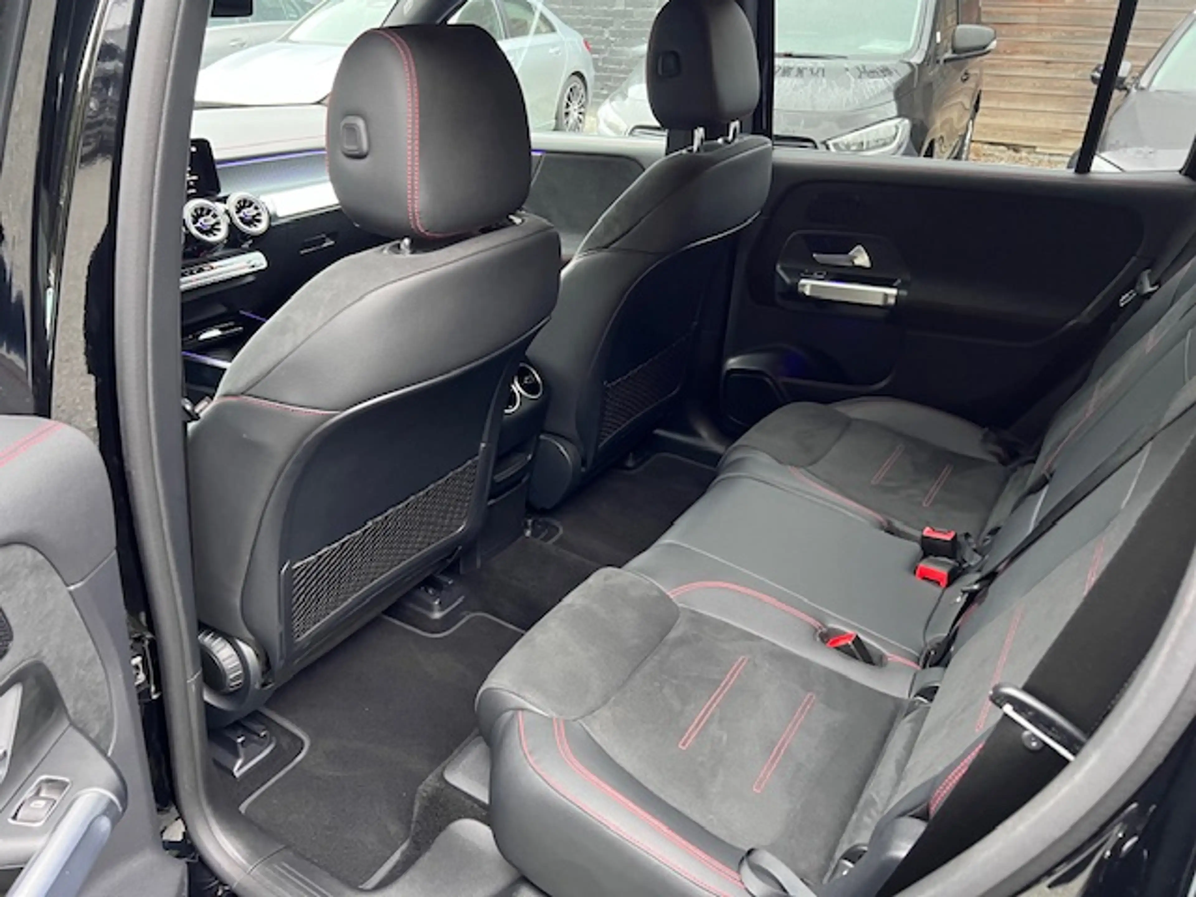 Mercedes-Benz EQB 350 4 MATIC PROGRESSIVE ADVANCED PLUS — photo 9