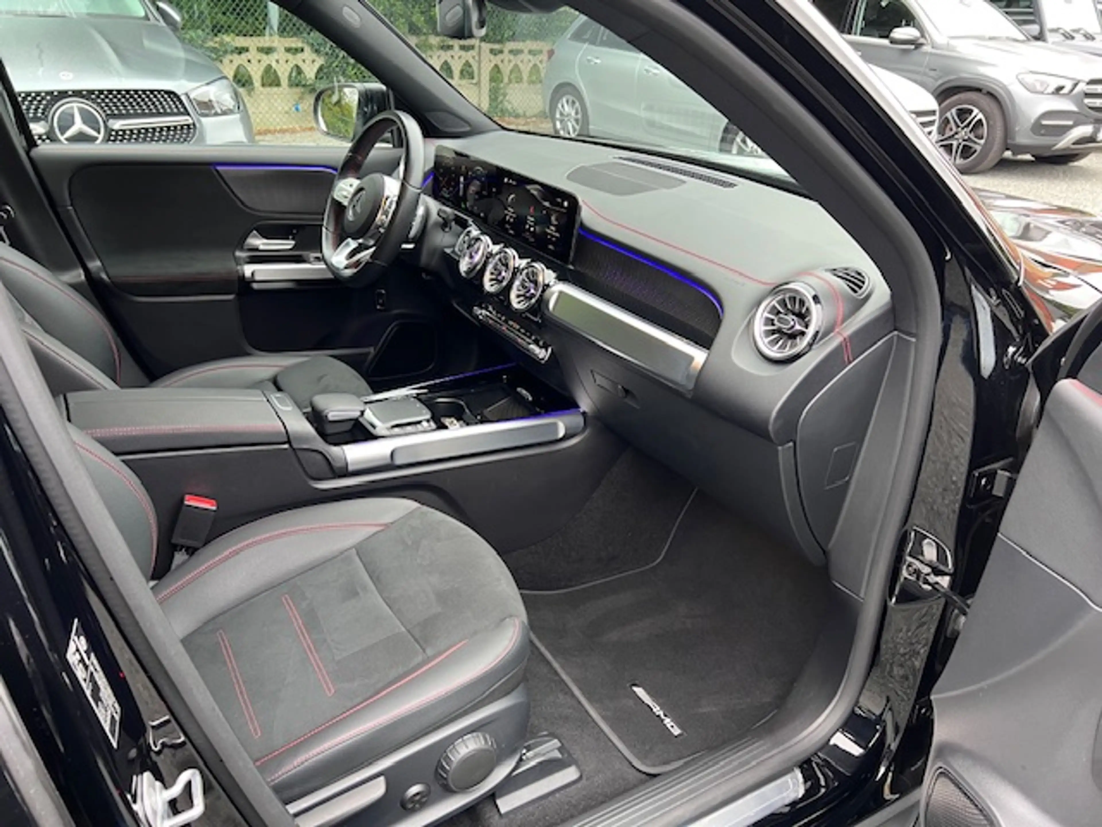 Mercedes-Benz EQB 350 4 MATIC PROGRESSIVE ADVANCED PLUS — photo 4
