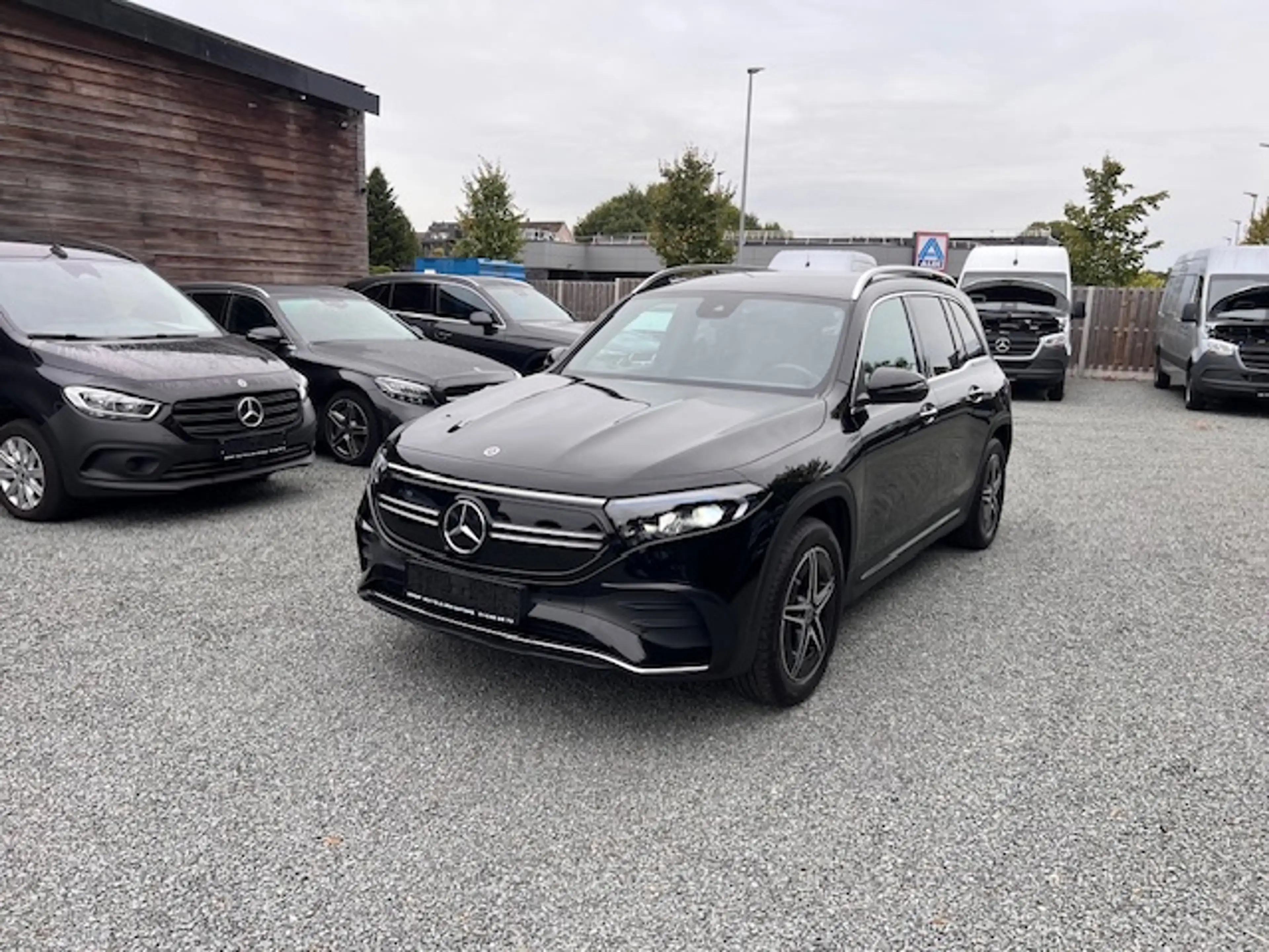 Mercedes-Benz EQB 350 4 MATIC PROGRESSIVE ADVANCED PLUS