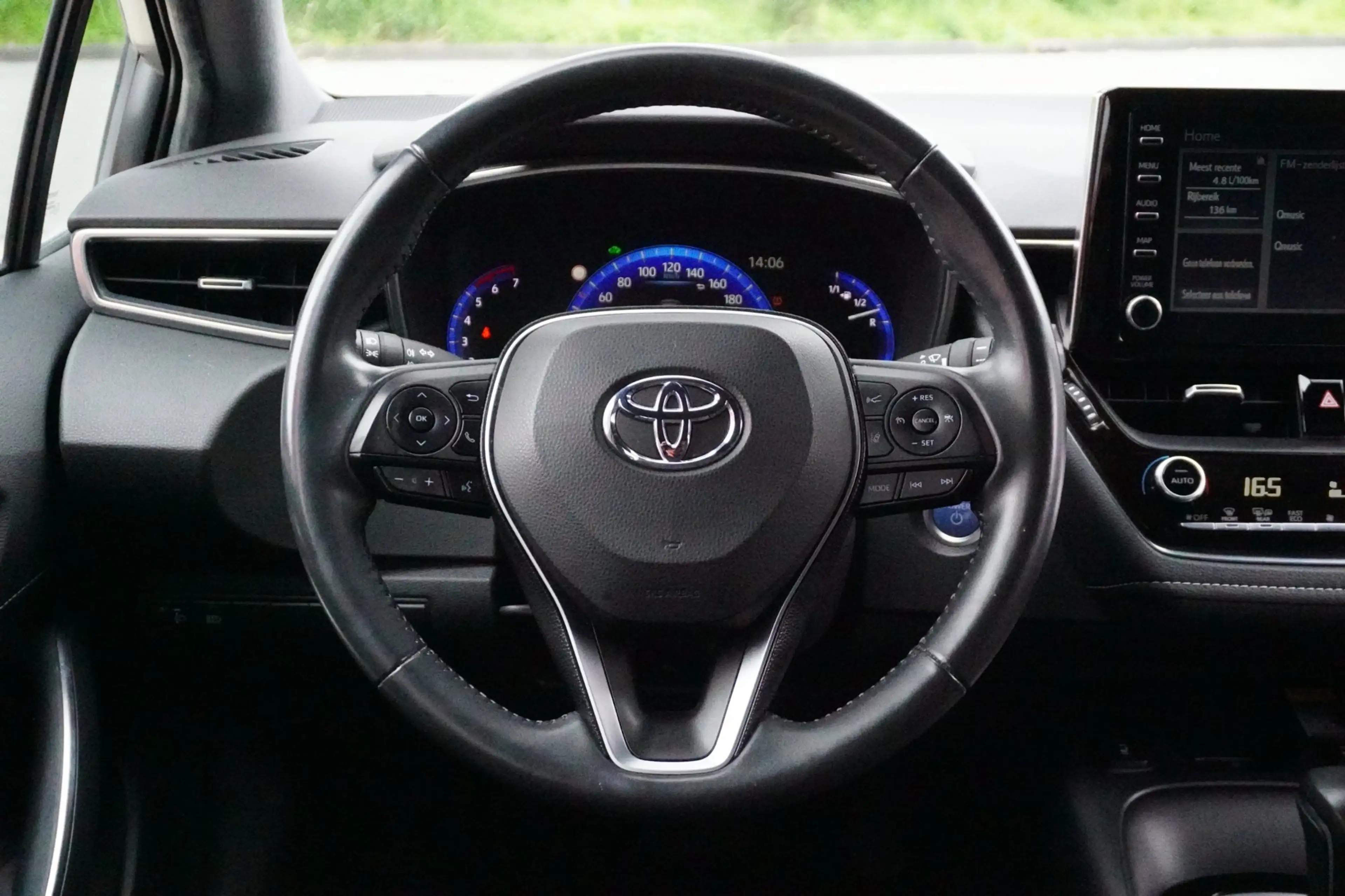 Toyota Corolla Touring Sports 1.8 Hybrid Dynamic — photo 13