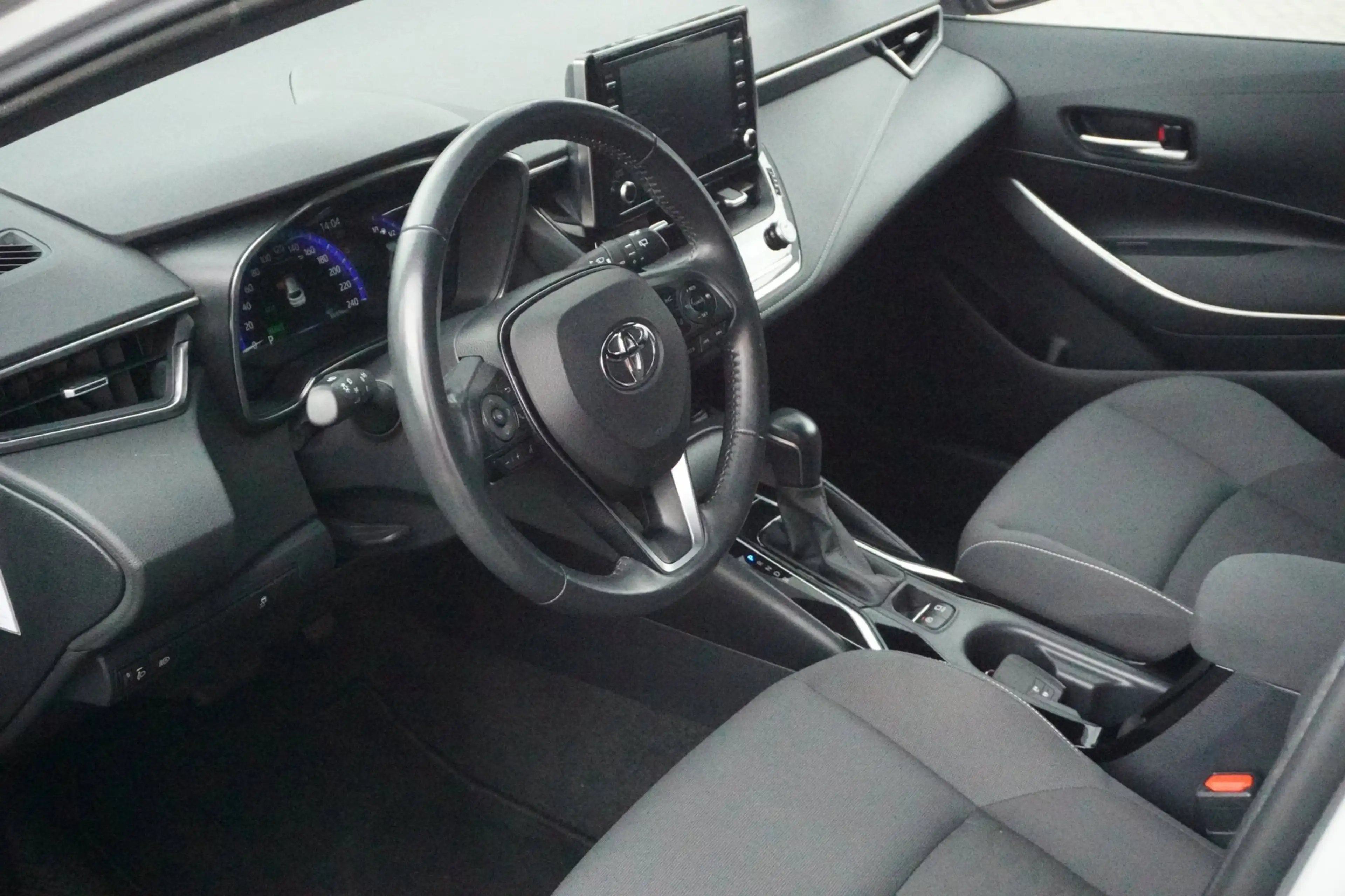 Toyota Corolla Touring Sports 1.8 Hybrid Dynamic — photo 12